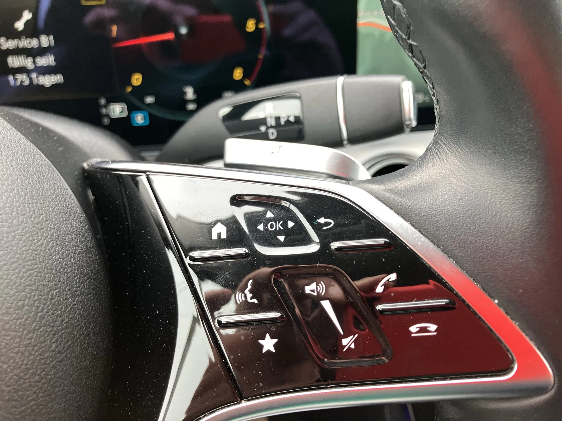 Mercedes-Benz E 220 d T 4MATIC Aut. | Bild 14 von 31