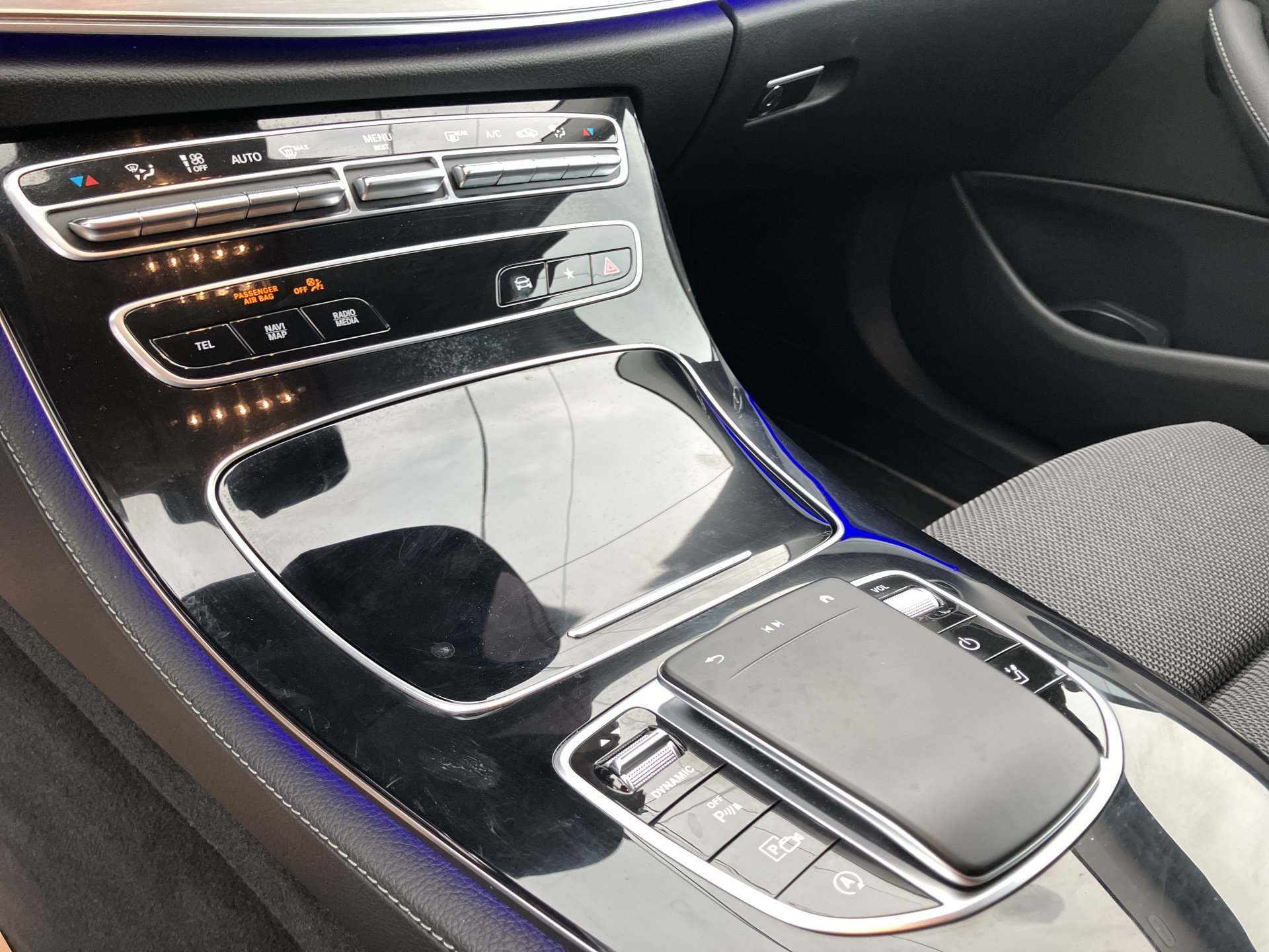 Mercedes-Benz E 220 d T 4MATIC Aut. | Bild 19 von 31