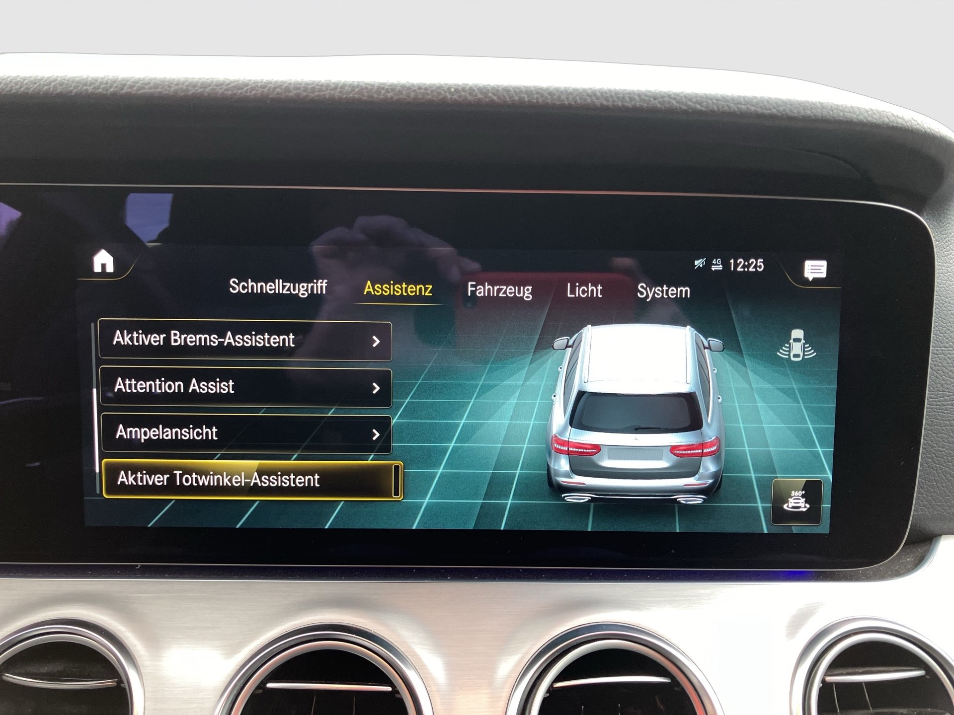 Mercedes-Benz E 220 d T 4MATIC Aut. | Bild 21 von 31