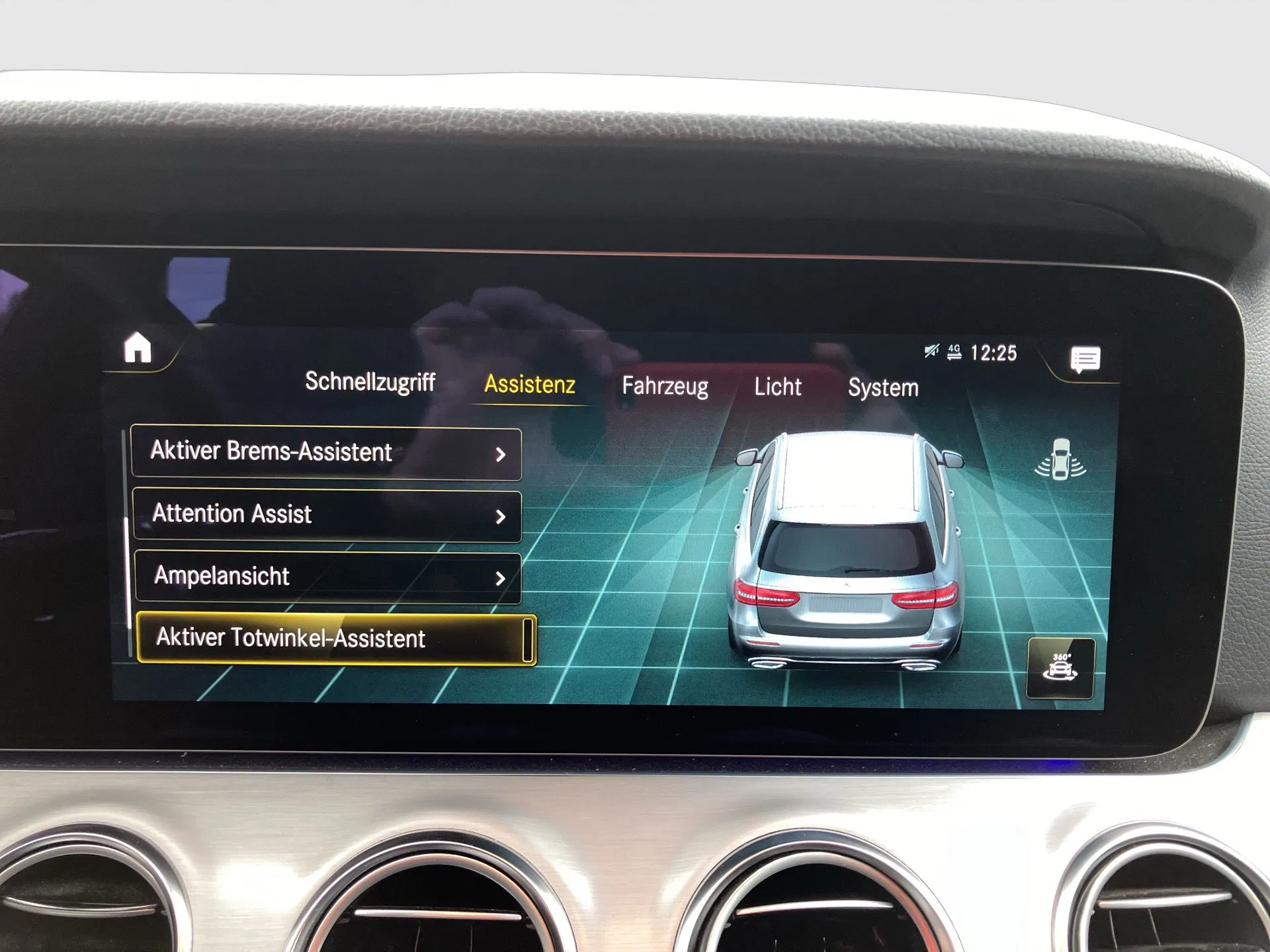 Mercedes-Benz E 220 d T 4MATIC Aut. | Bild 21 von 31