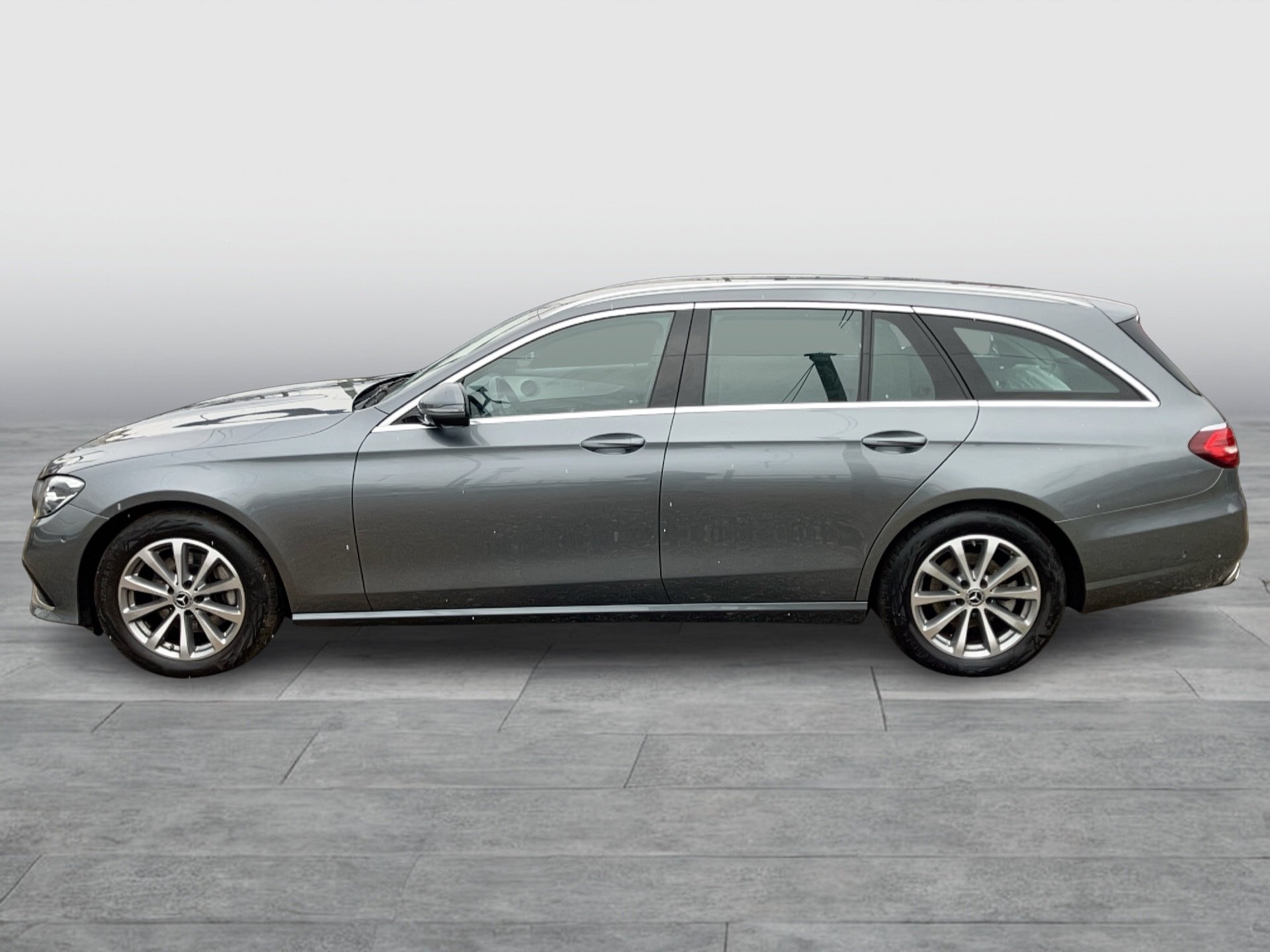 Mercedes-Benz E 220 d T 4MATIC Aut. | Bild 5 von 31