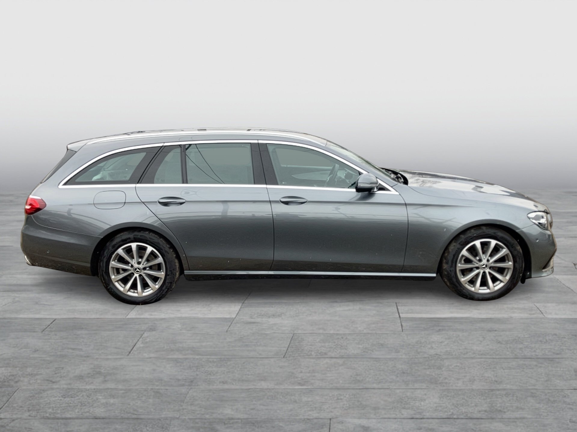 Mercedes-Benz E 220 d T 4MATIC Aut. | Bild 8 von 31