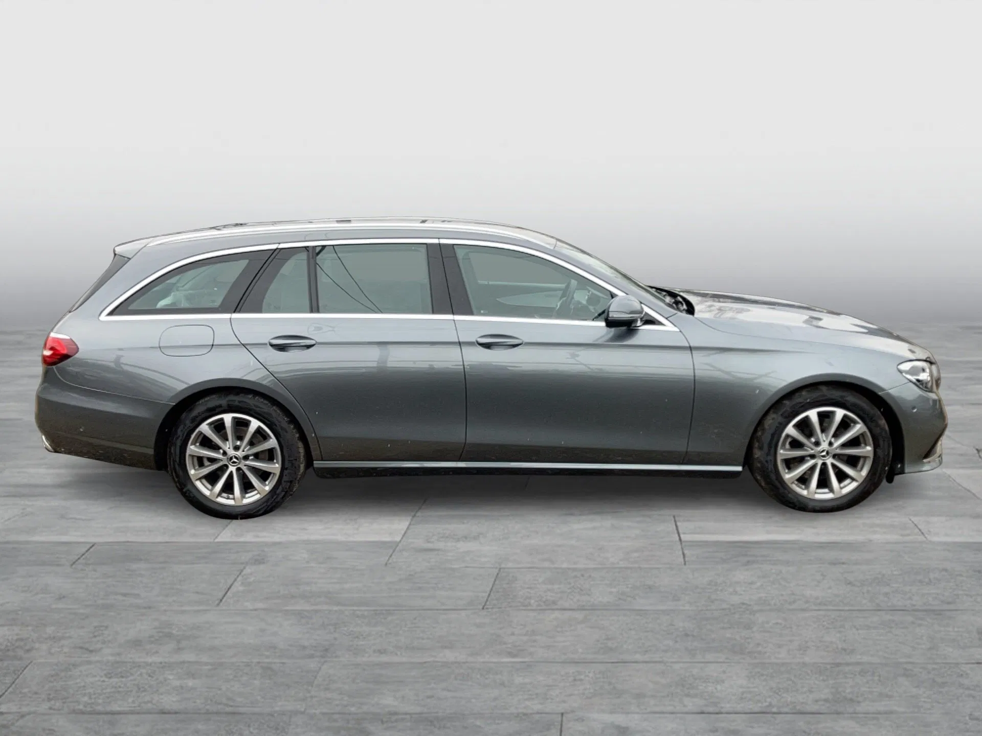 Mercedes-Benz E 220 d T 4MATIC Aut. | Bild 8 von 31