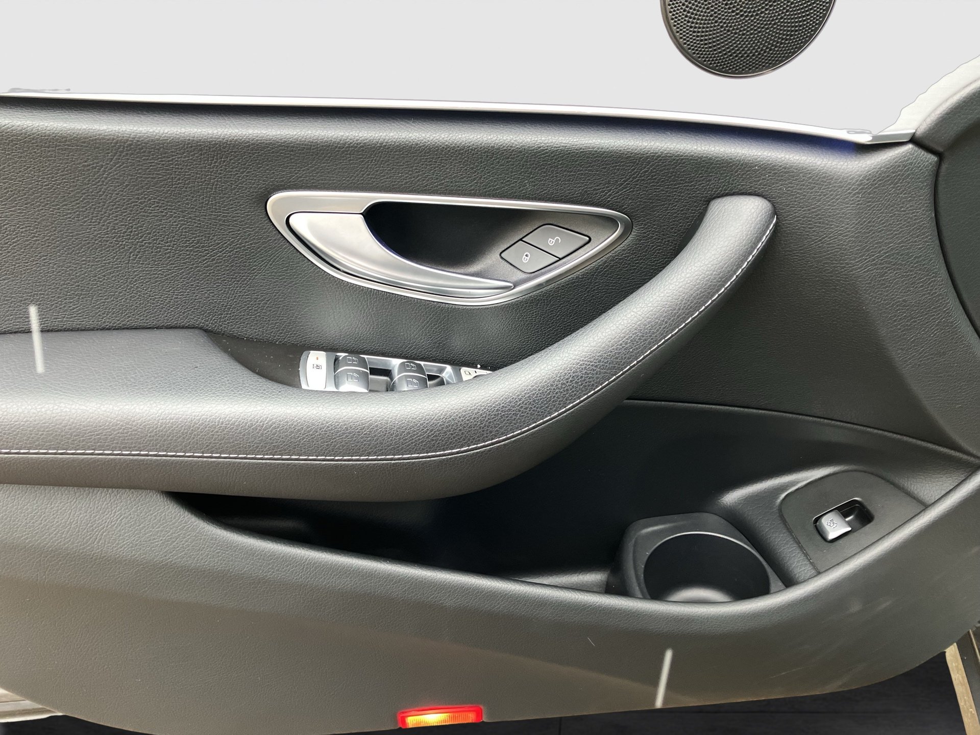 Mercedes-Benz E 220 d T 4MATIC Aut. | Bild 10 von 31