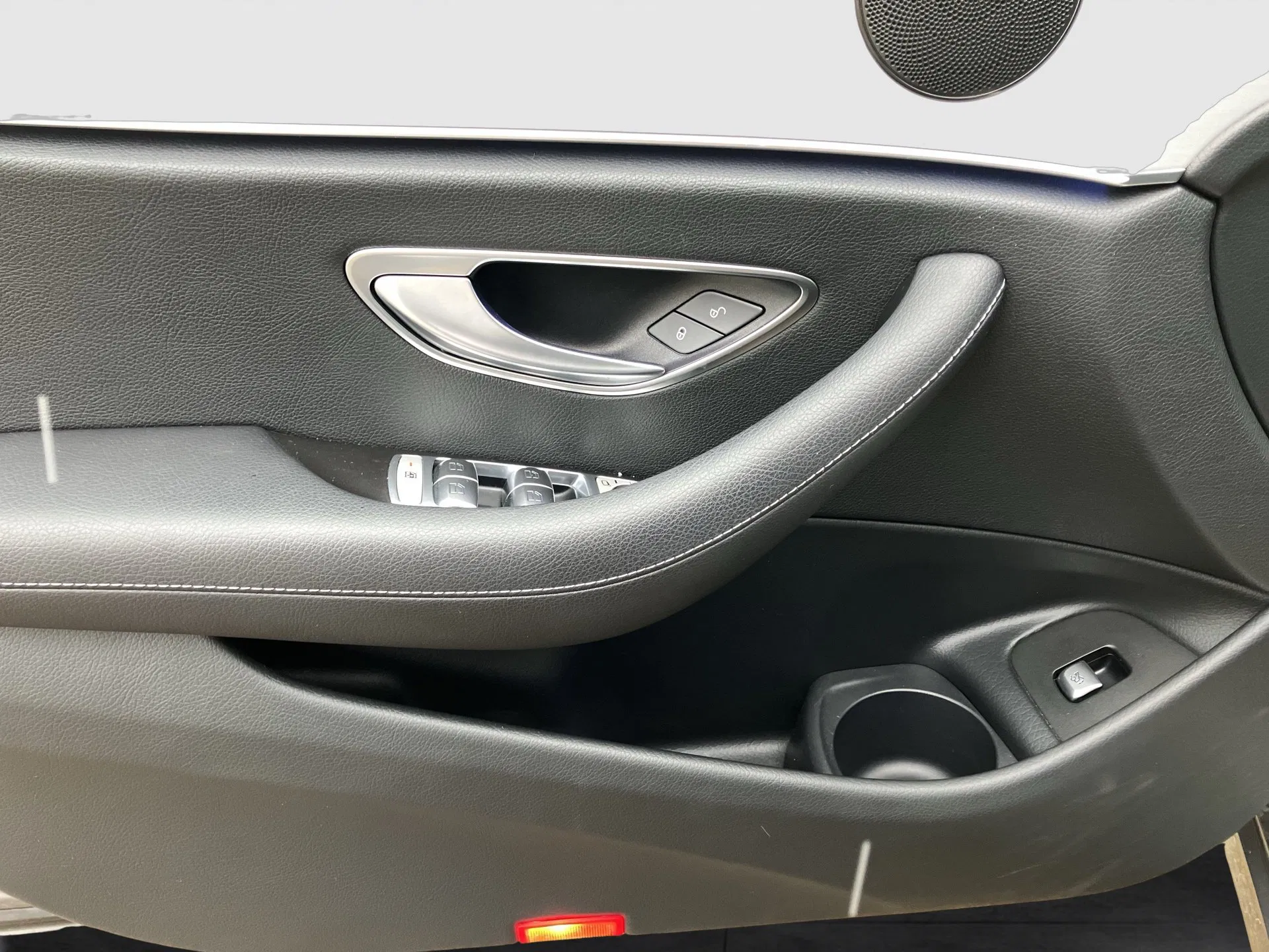 Mercedes-Benz E 220 d T 4MATIC Aut. | Bild 10 von 31