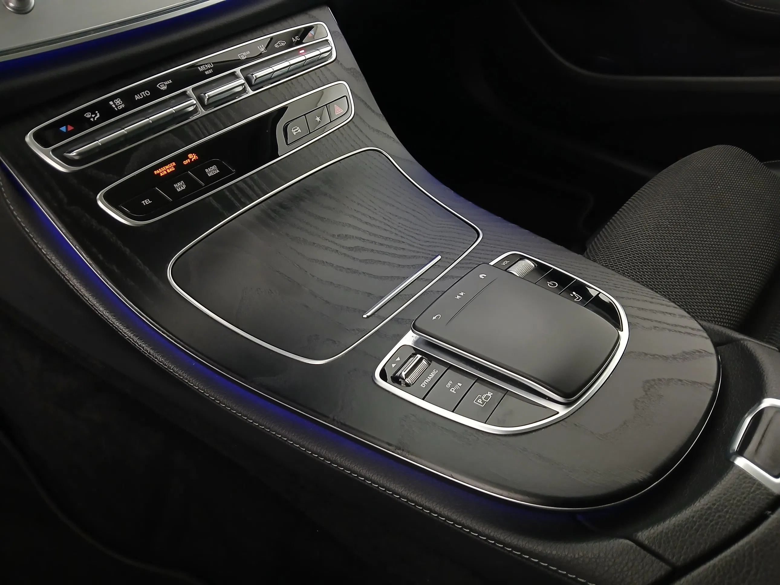 Mercedes-Benz E 300 de PHEV 4Matic Aut. | Bild 25 von 29