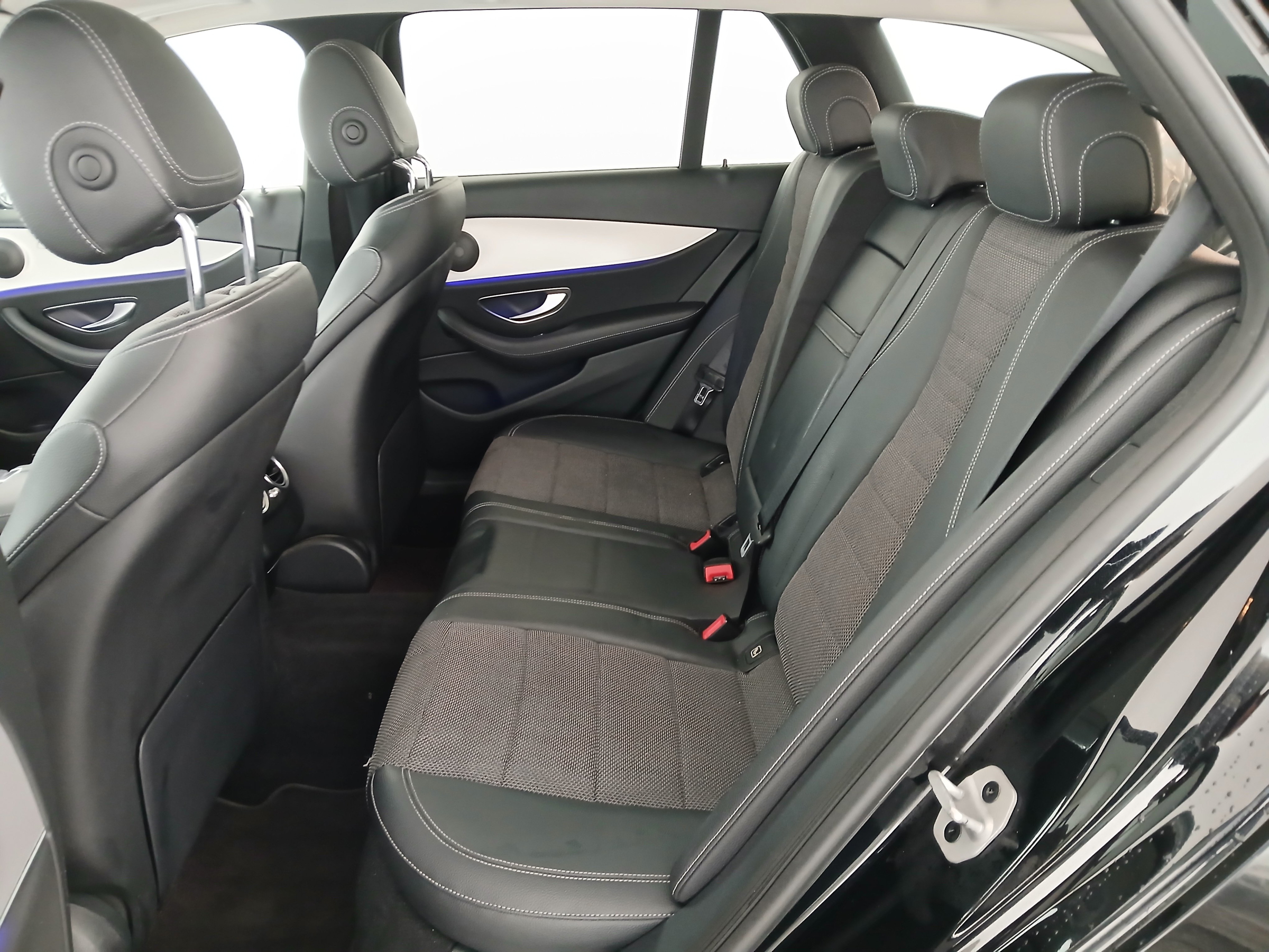 Mercedes-Benz E 300 de PHEV 4Matic Aut. | Bild 26 von 29