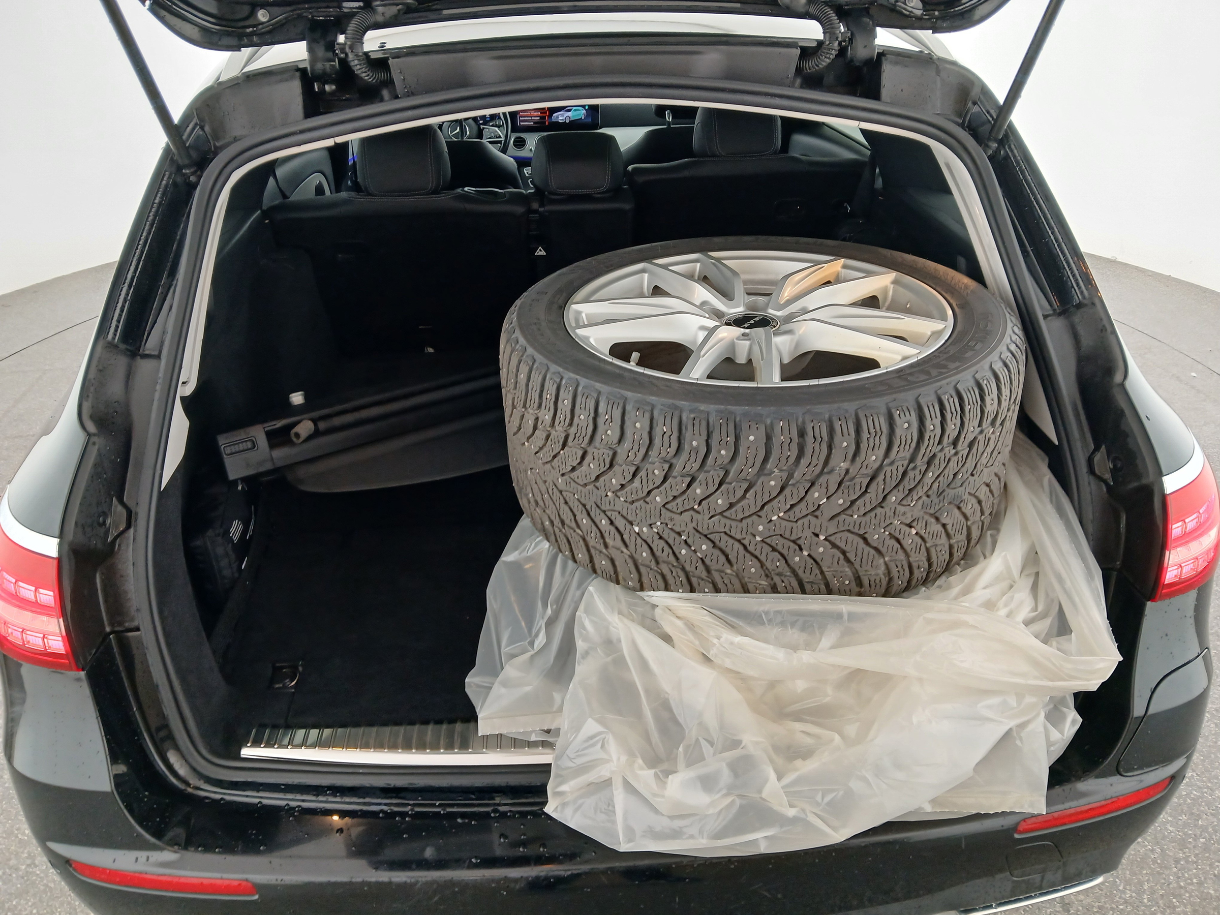 Mercedes-Benz E 300 de PHEV 4Matic Aut. | Bild 27 von 29