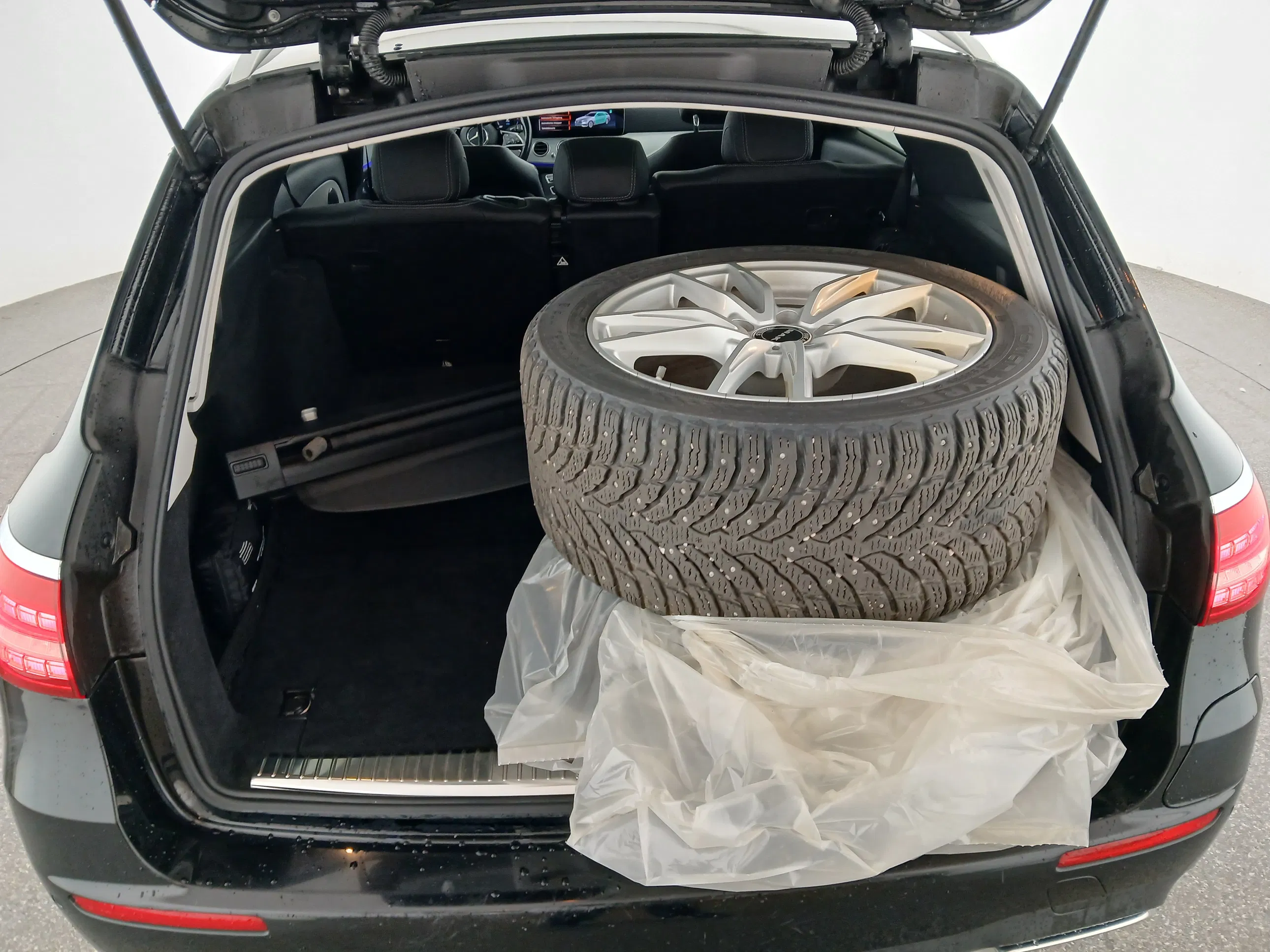 Mercedes-Benz E 300 de PHEV 4Matic Aut. | Bild 27 von 29