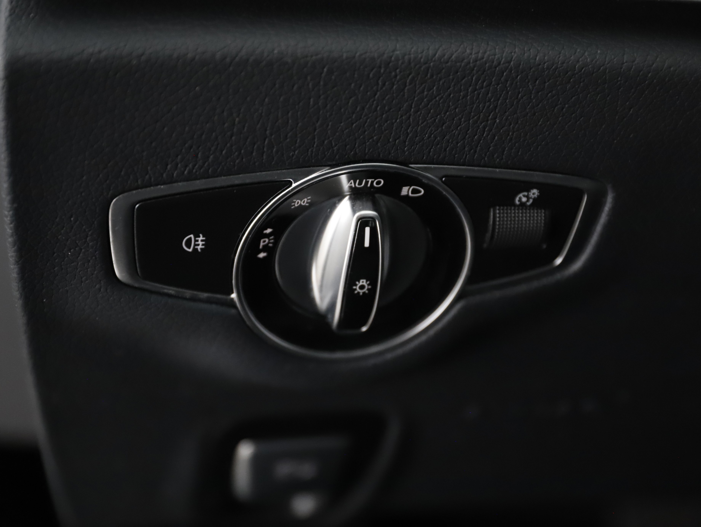 Mercedes-Benz E 300 de PHEV T 4Matic Aut. | Bild 13 von 31