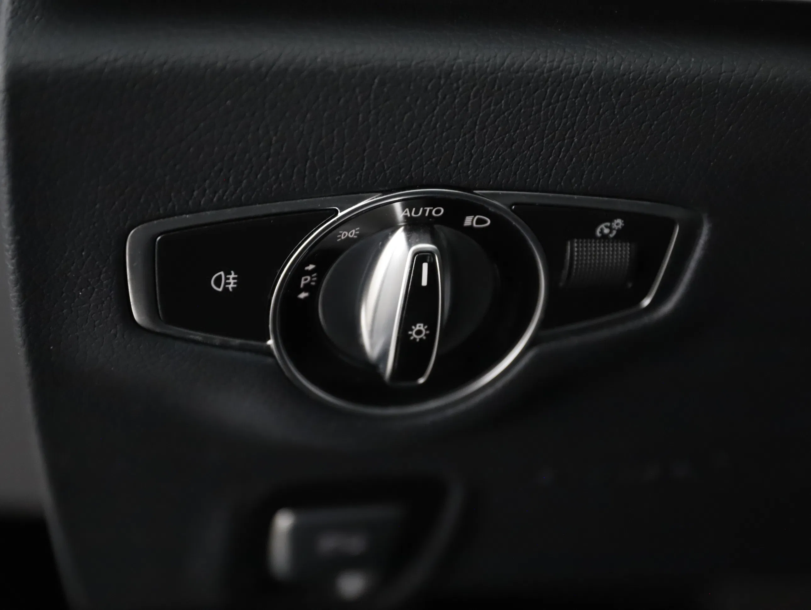 Mercedes-Benz E 300 de PHEV T 4Matic Aut. | Bild 13 von 31