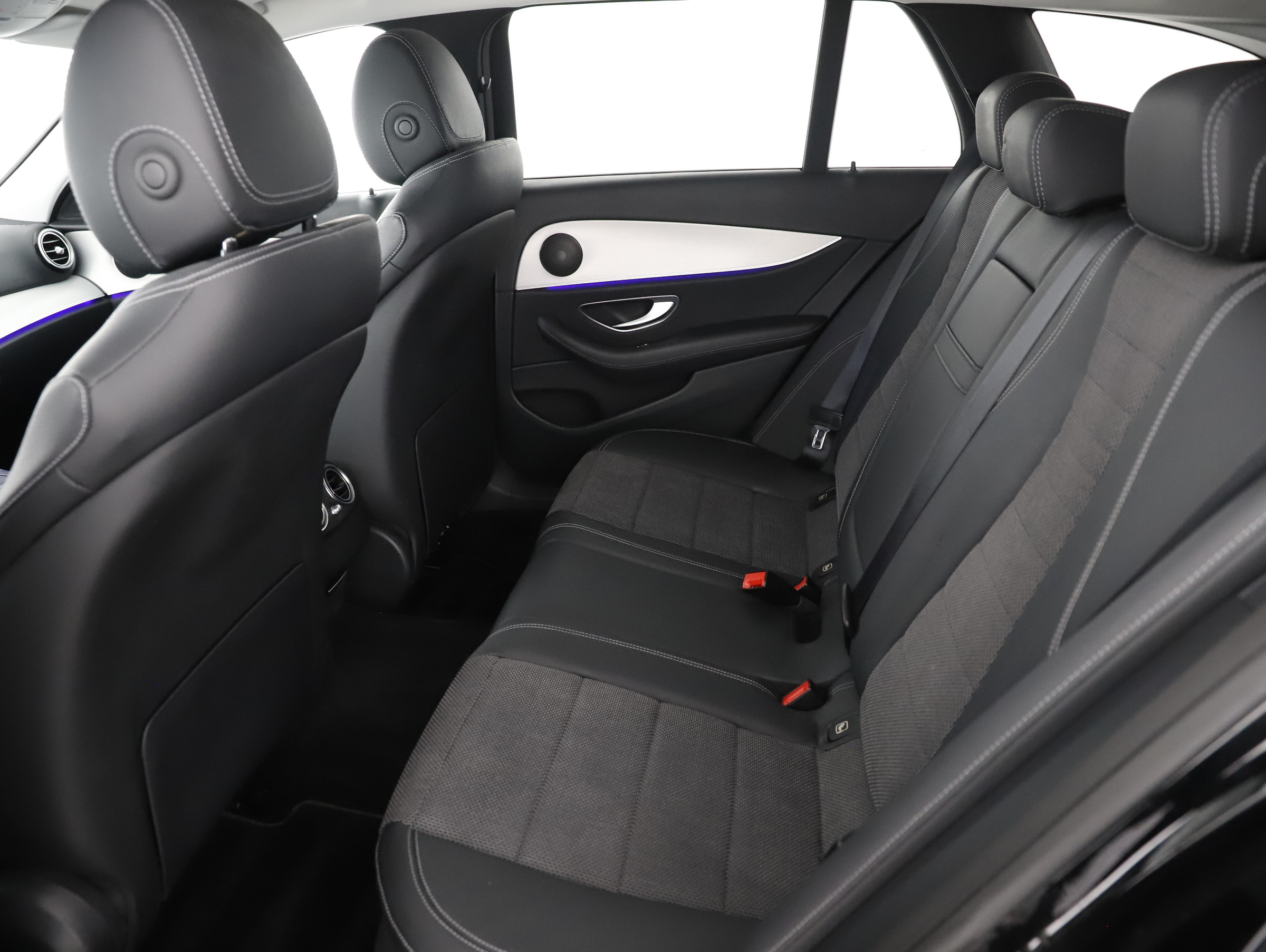 Mercedes-Benz E 300 de PHEV T 4Matic Aut. | Bild 27 von 31