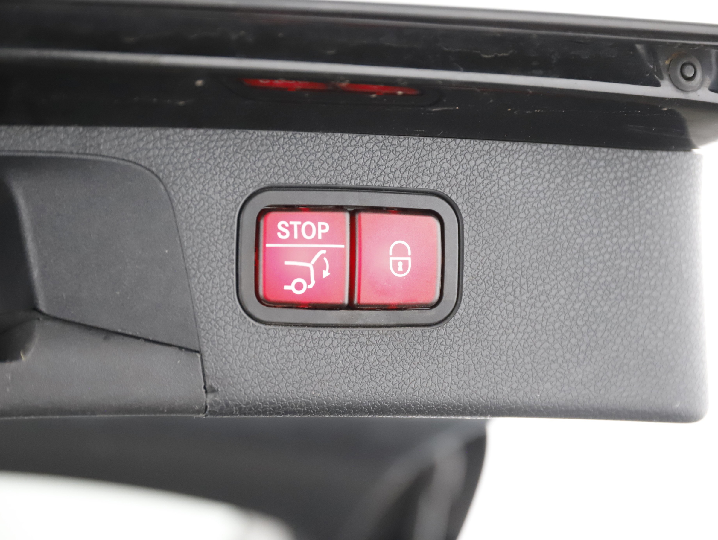 Mercedes-Benz E 300 de PHEV T 4Matic Aut. | Bild 29 von 31