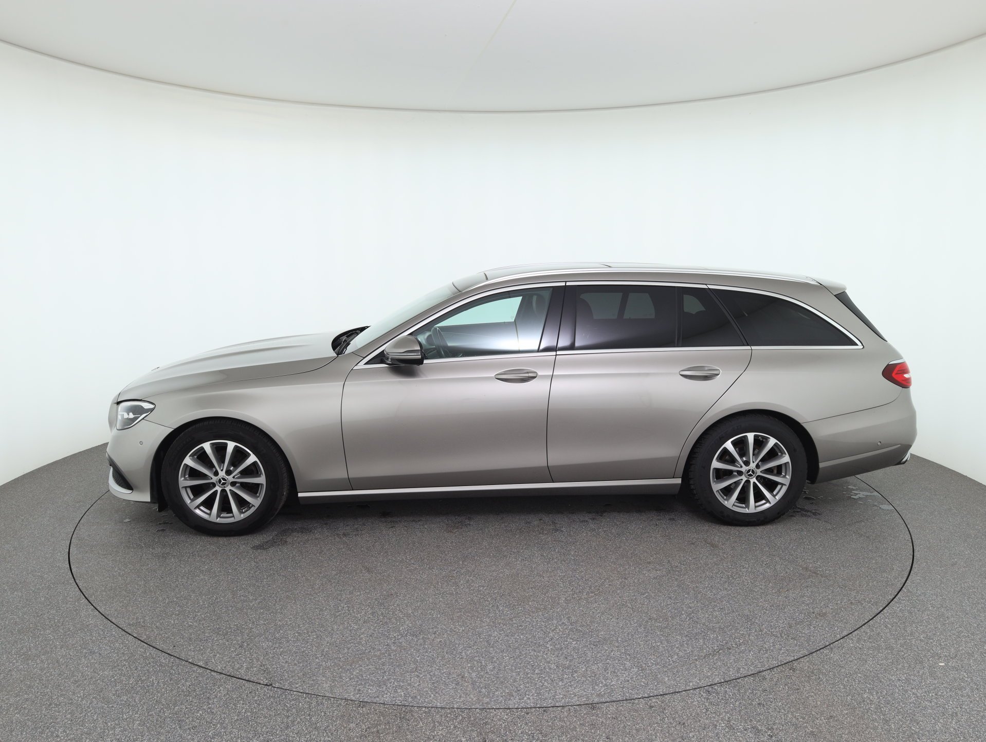 Mercedes-Benz E 200 d T Avantgarde Austria Edition | Bild 8 von 30
