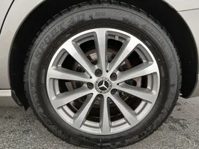 Mercedes-Benz E 200 d T Avantgarde Austria Edition | Thumbnail 9 von 30