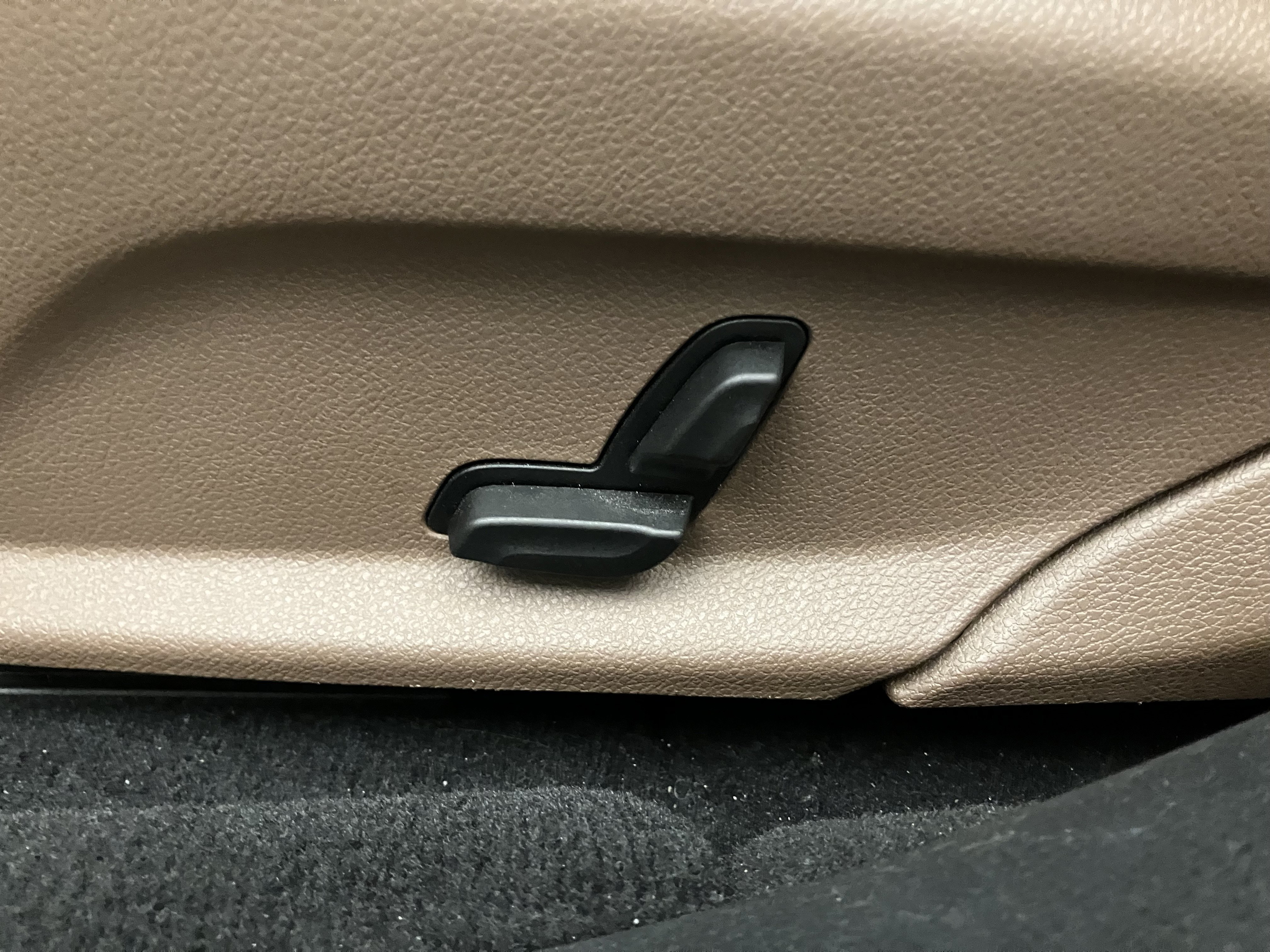 Mercedes-Benz E 200 d T Aut. | Bild 14 von 31