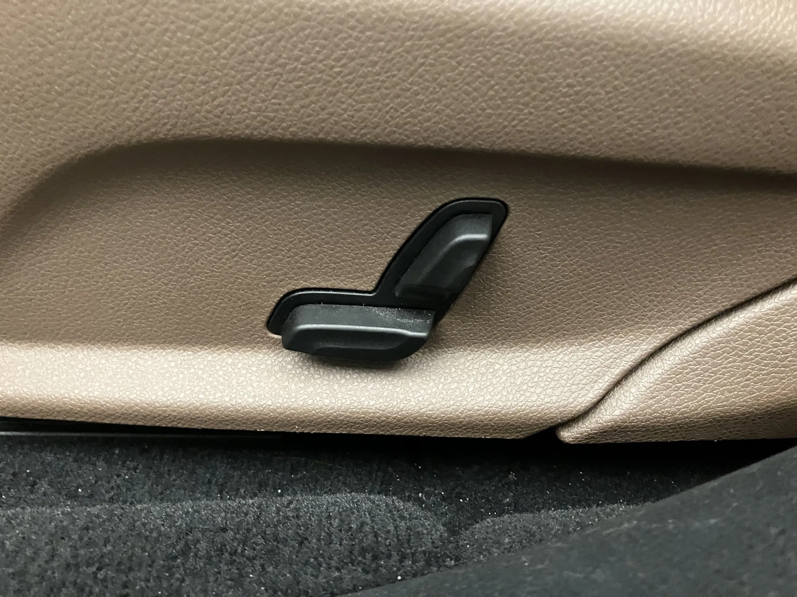 Mercedes-Benz E 200 d T Aut. | Bild 14 von 31