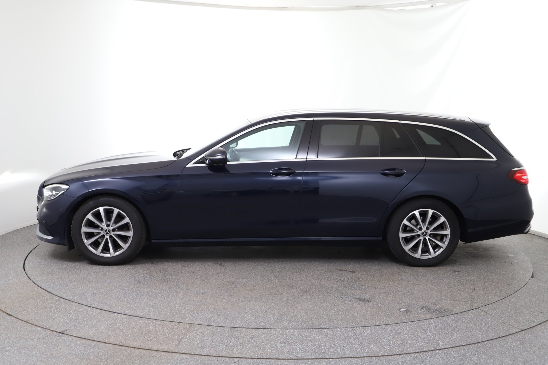 Mercedes-Benz E 200 d T Aut. | Bild 3 von 31