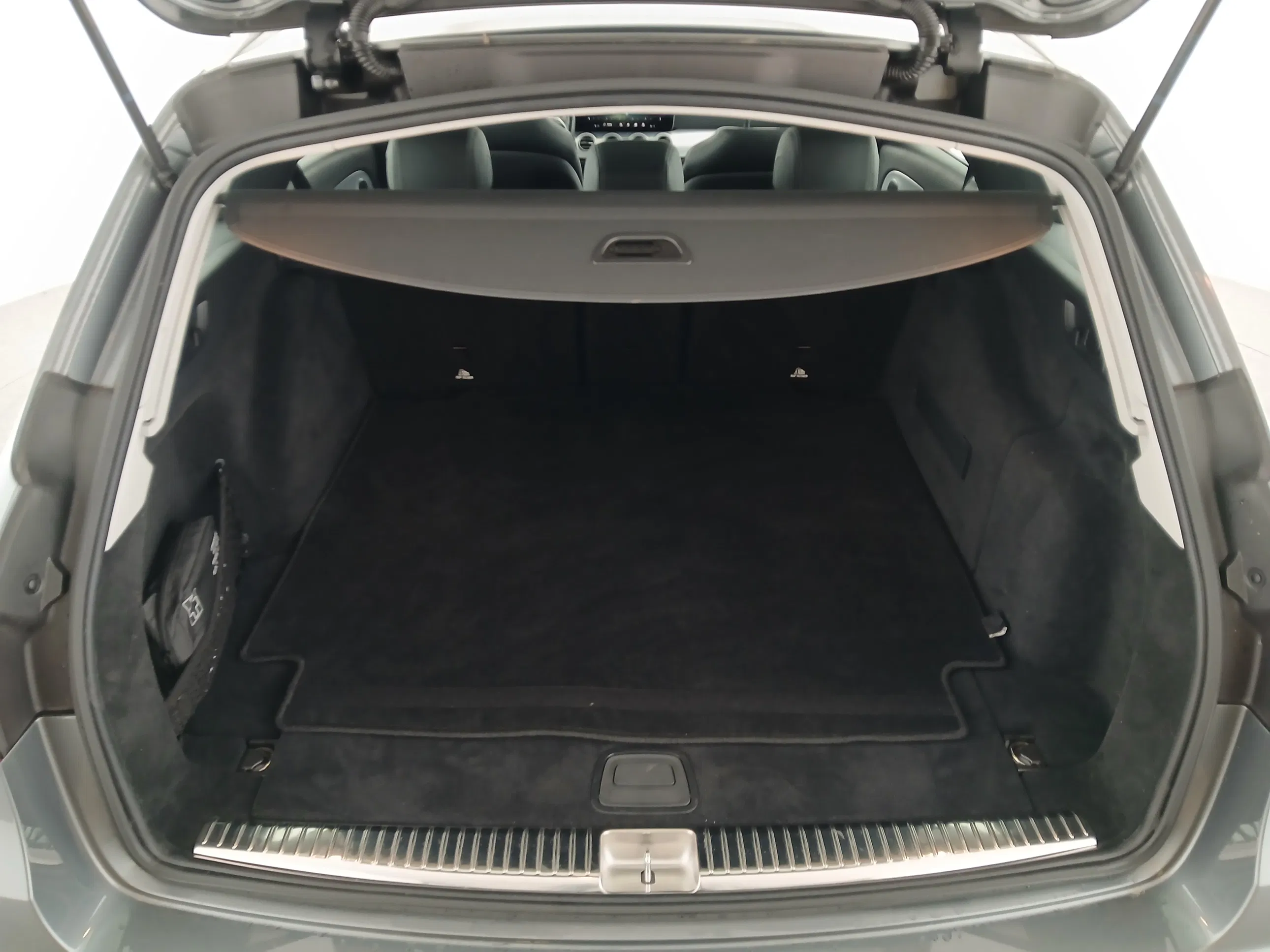 Mercedes-Benz E 200 d T Aut. | Bild 24 von 26