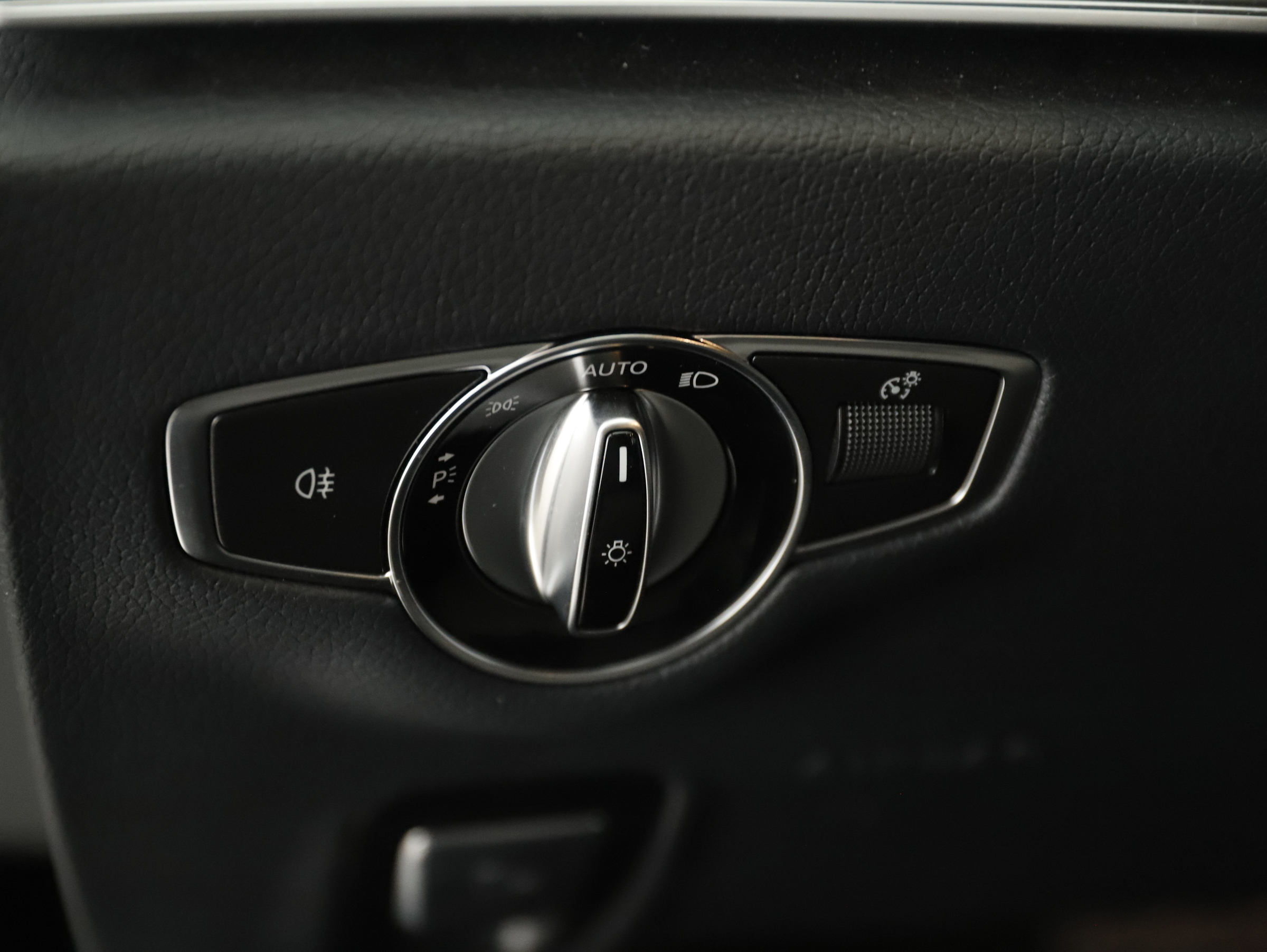 Mercedes-Benz E 300 de T Avantgarde Aut. | Bild 13 von 30