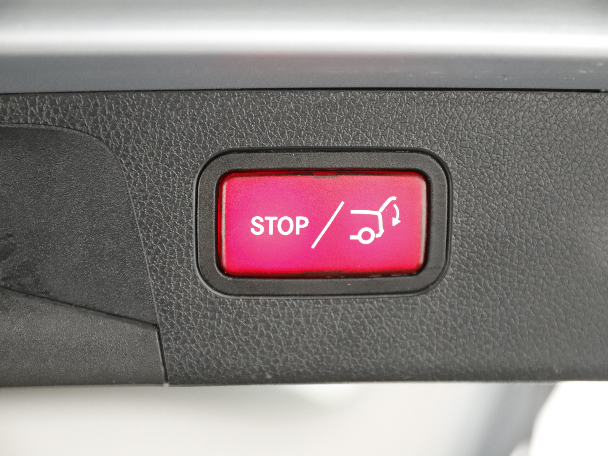 Mercedes-Benz E 300 de T Avantgarde Aut. | Bild 27 von 30