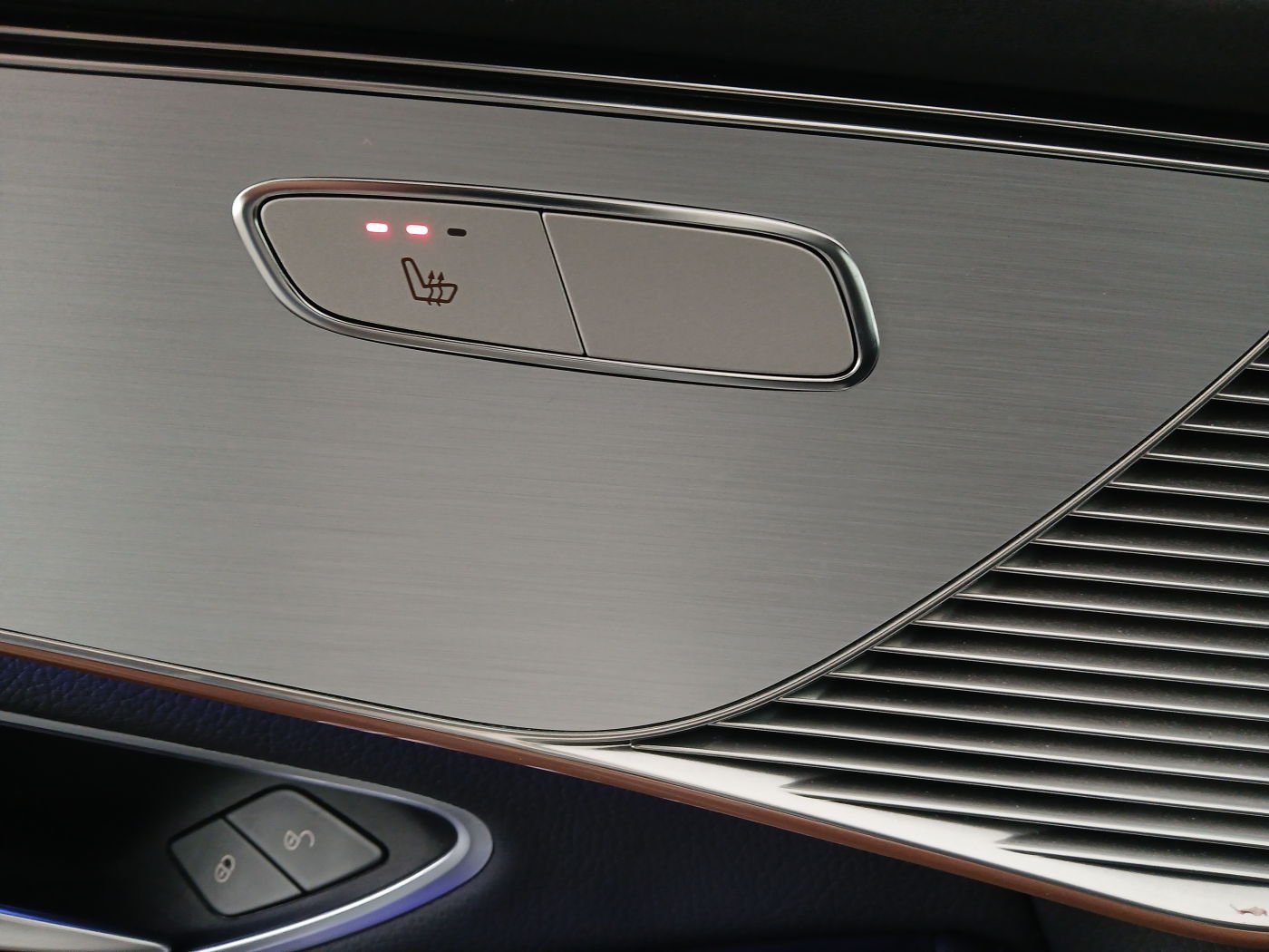 Mercedes-Benz EQC 400 4Matic | Bild 13 von 29