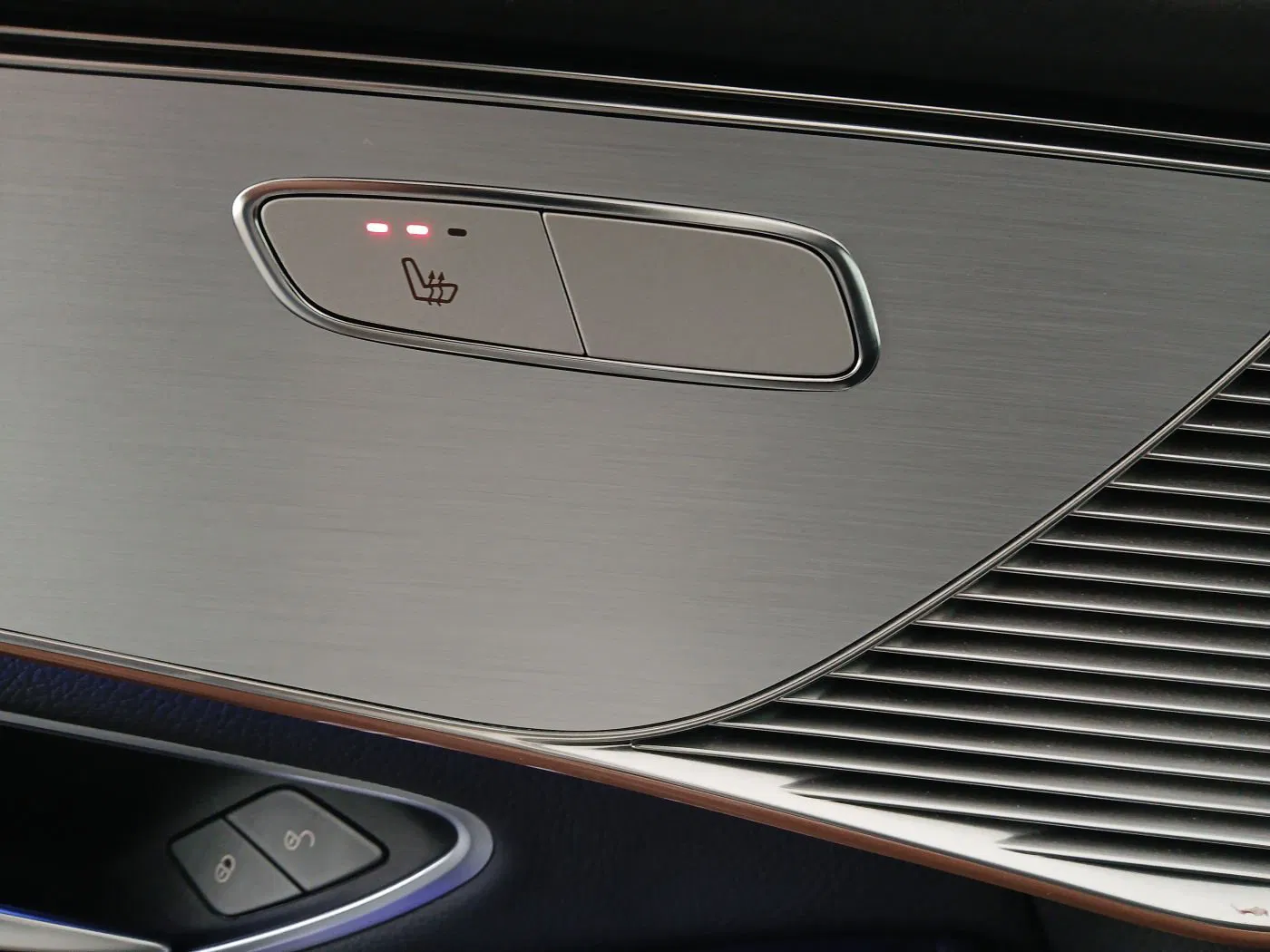 Mercedes-Benz EQC 400 4Matic | Bild 13 von 29