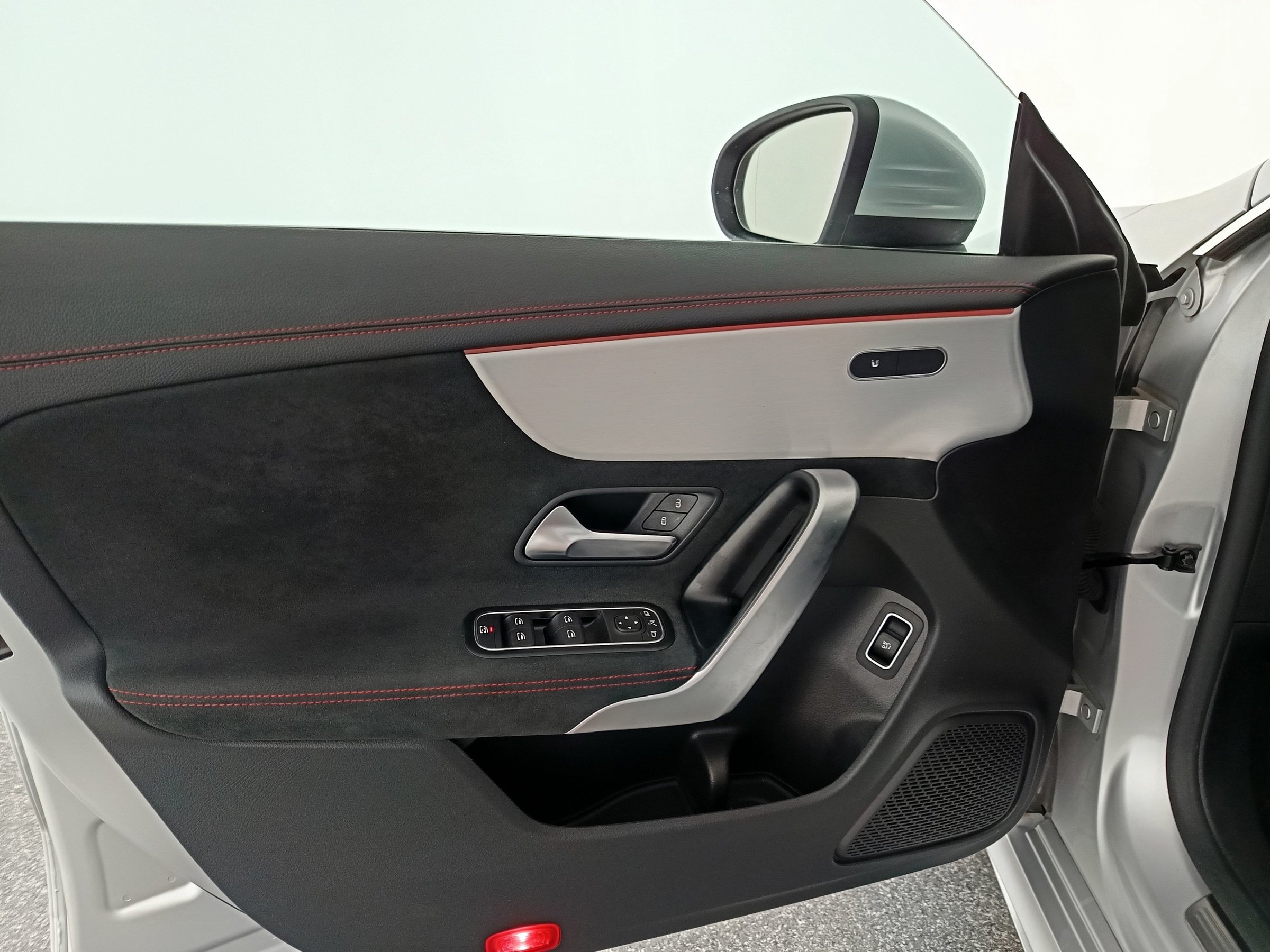 Mercedes-Benz CLA 200 Shooting Brake | Bild 10 von 29