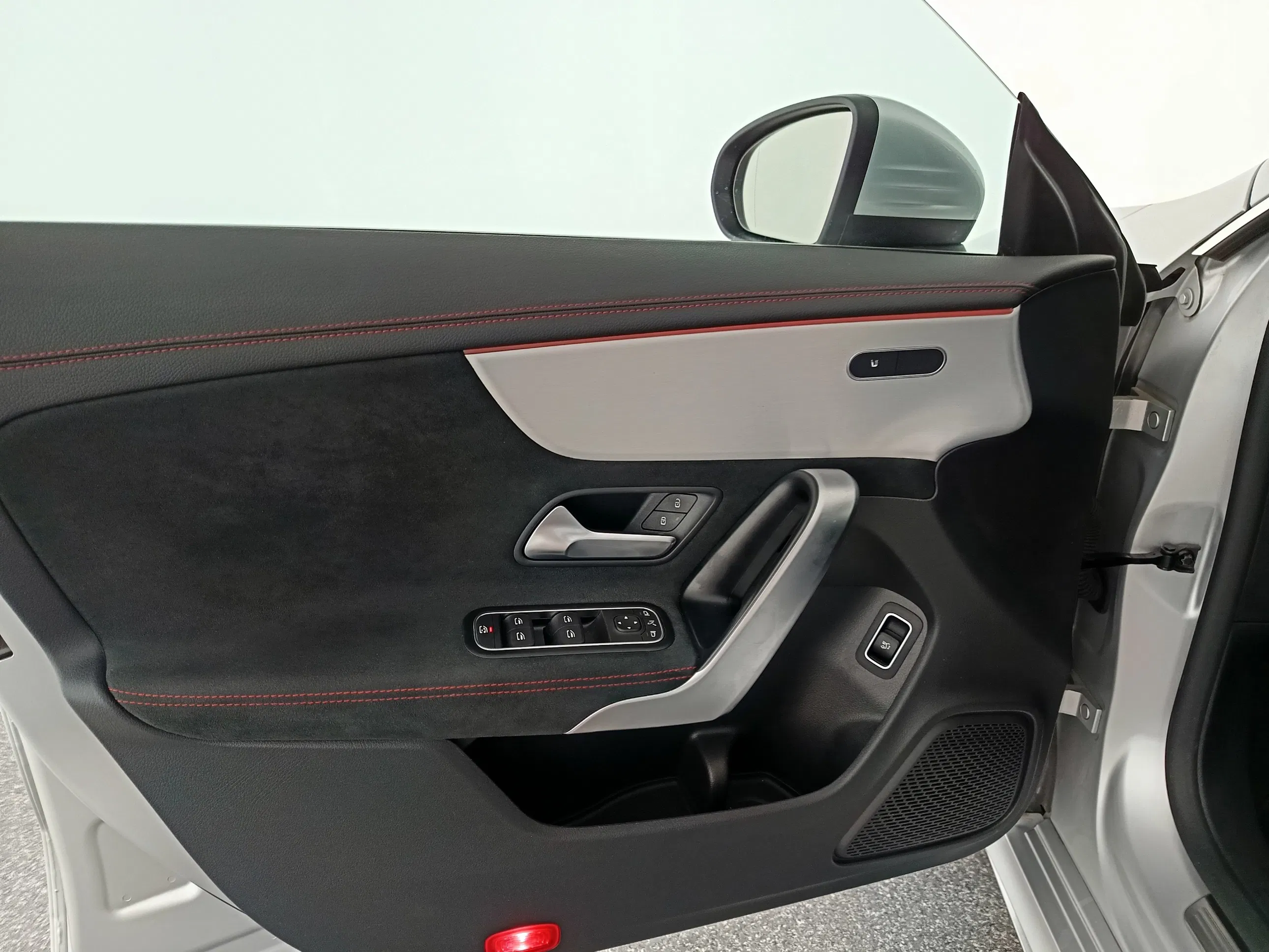 Mercedes-Benz CLA 200 Shooting Brake | Bild 10 von 29