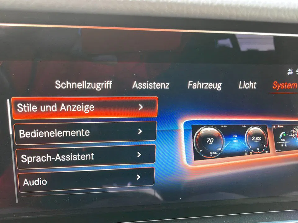 Mercedes-Benz E 300 de 4Matic Exclusive | Bild 18 von 21