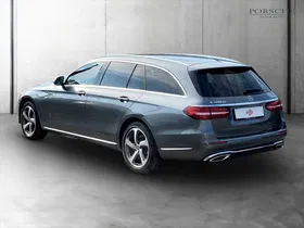 Mercedes-Benz E 300 de 4Matic Exclusive | Thumbnail 4 von 7