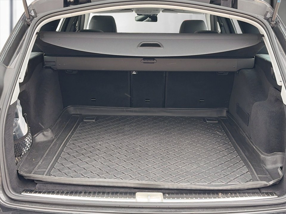 Mercedes-Benz E 200 d Avantgarde | Bild 13 von 24