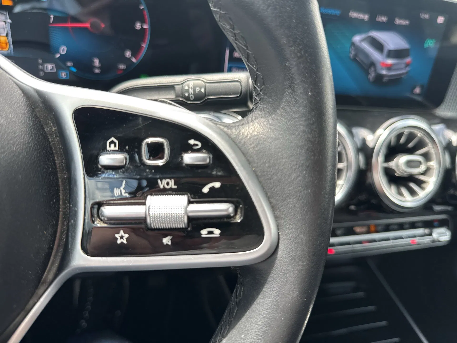 Mercedes-Benz GLB 180 d Aut. | Bild 14 von 27