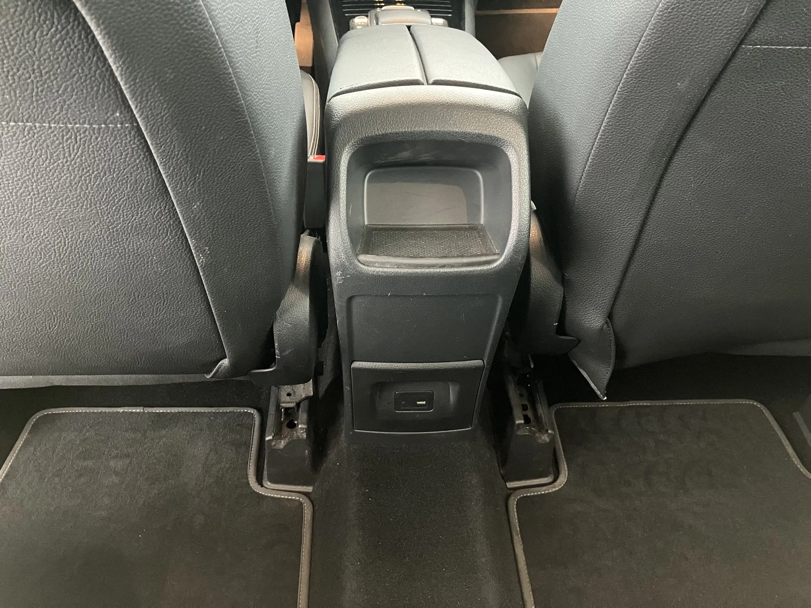 Mercedes-Benz GLB 200 d Aut. | Bild 23 von 31