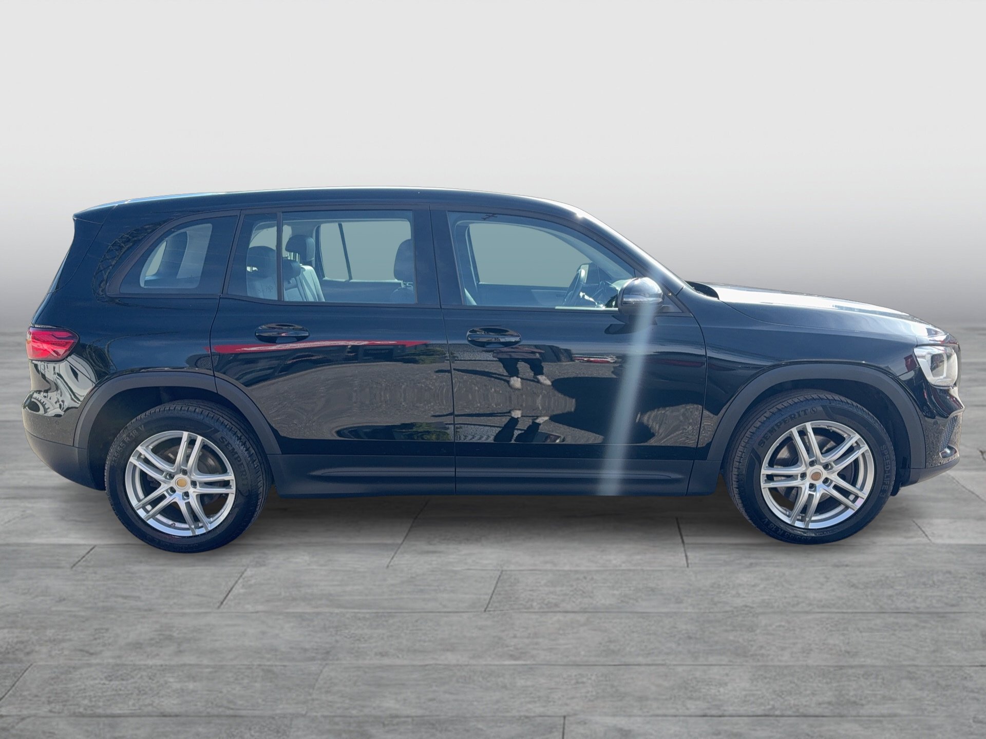 Mercedes-Benz GLB 220d 4MAT. Aut. | Bild 6 von 25