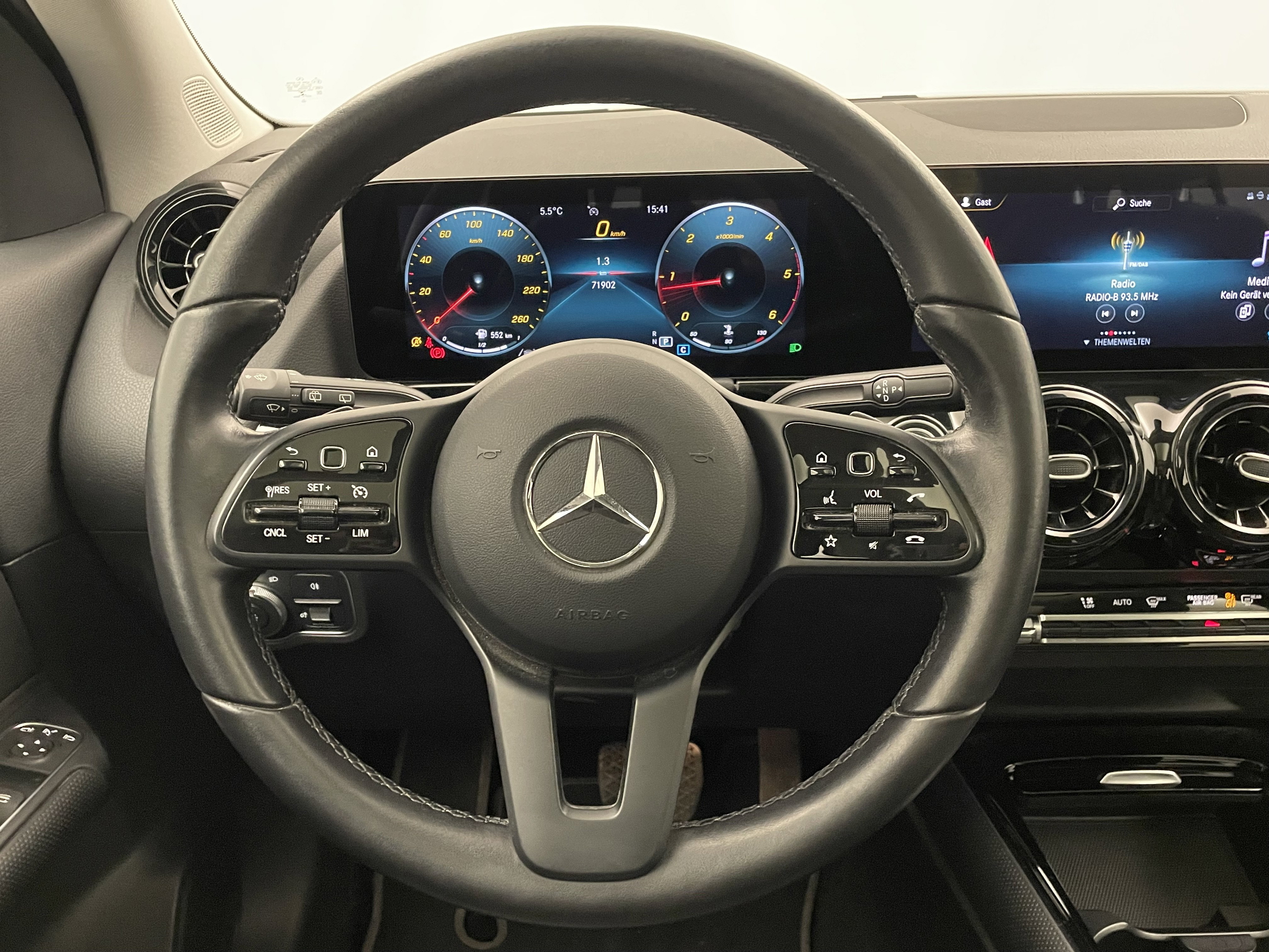 Mercedes-Benz GLA 180 d Aut. | Bild 12 von 31