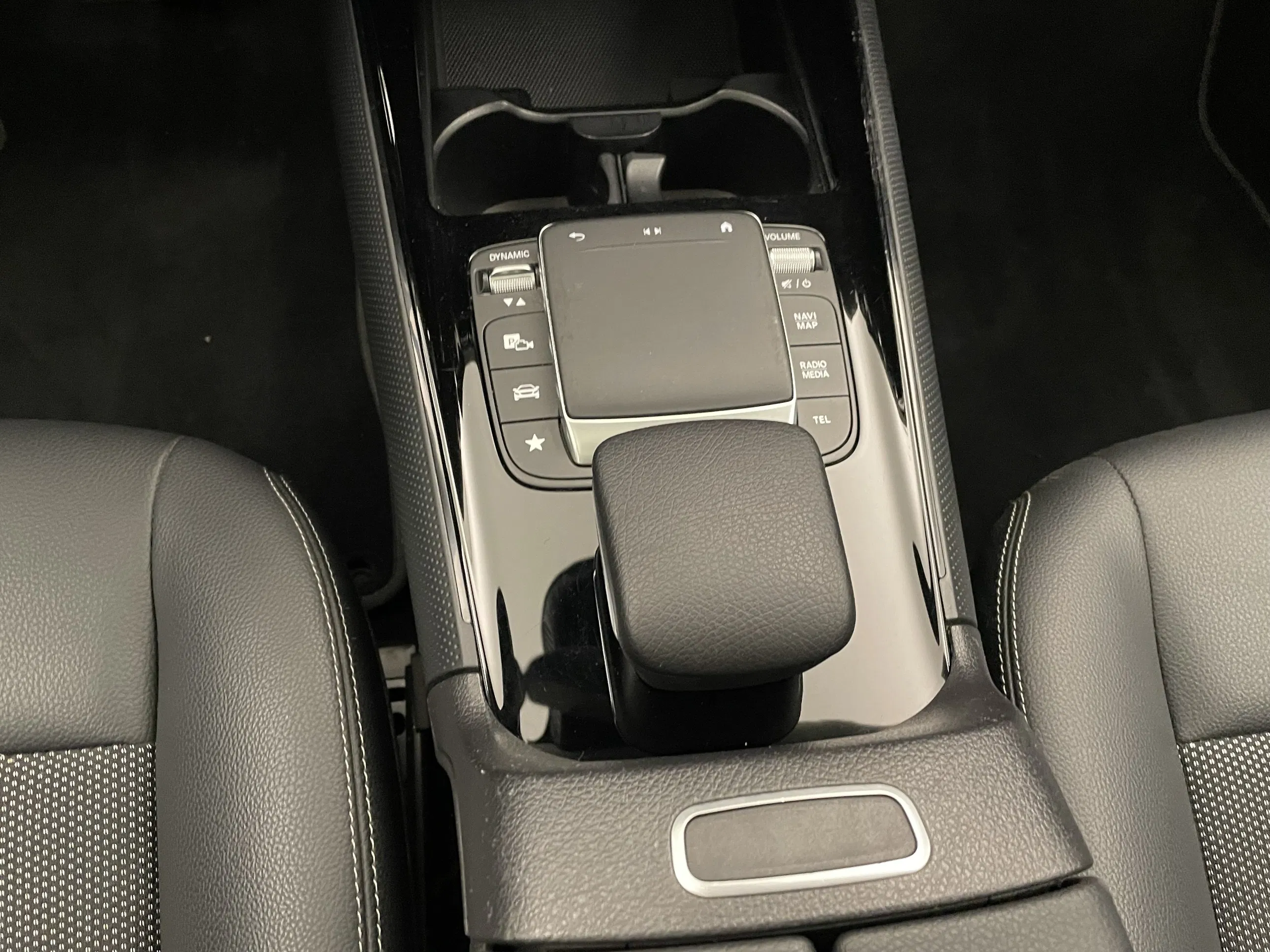 Mercedes-Benz GLA 180 d Aut. | Bild 14 von 31