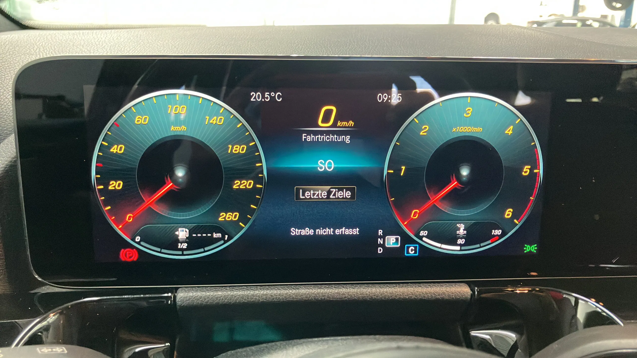 Mercedes-Benz GLA 180 d Style | Bild 11 von 26