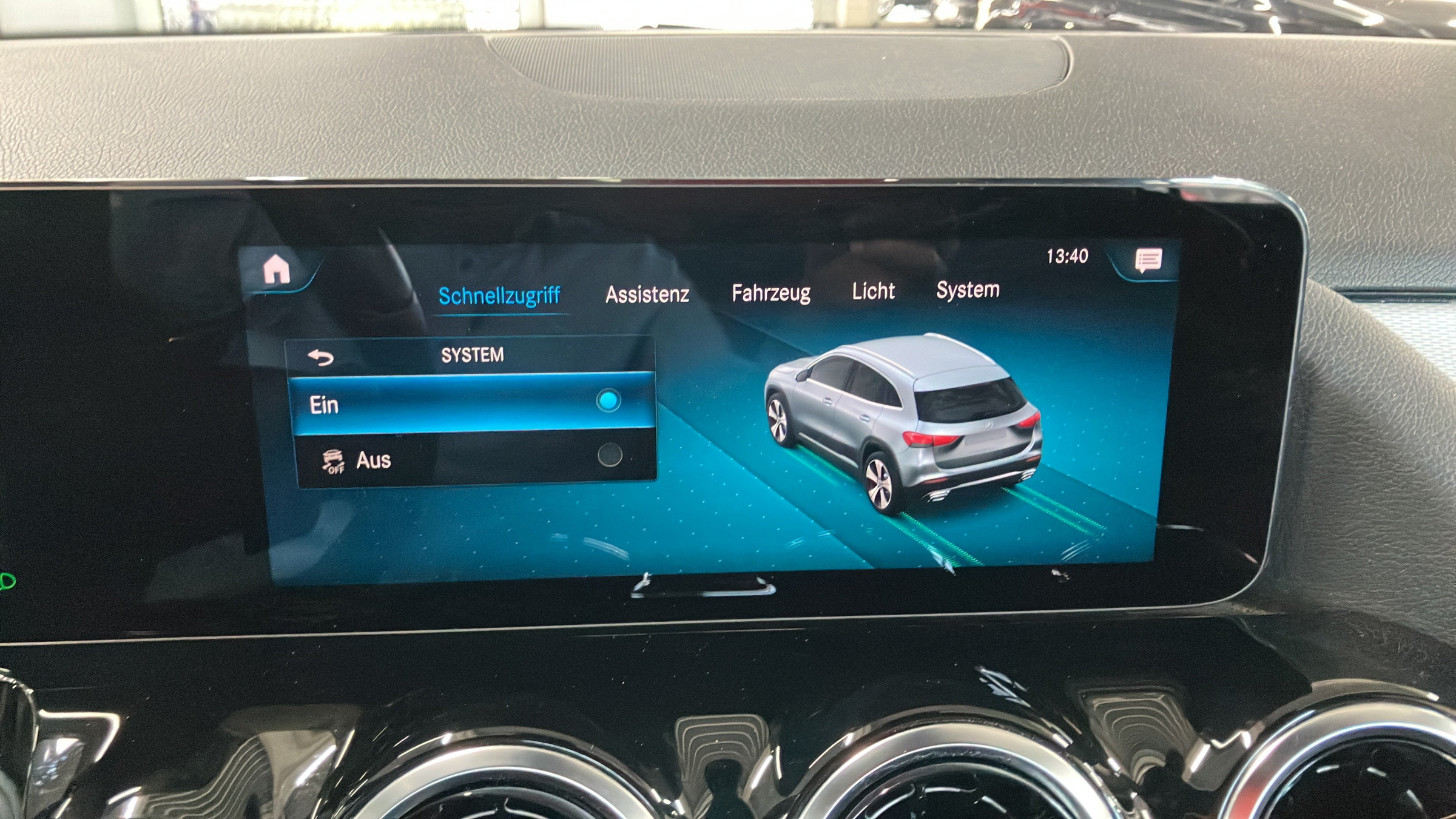 Mercedes-Benz GLA 200 d Style | Bild 15 von 27