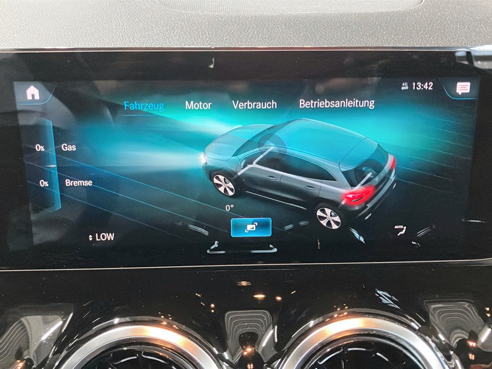 Mercedes-Benz GLA 200 d Style | Bild 26 von 27