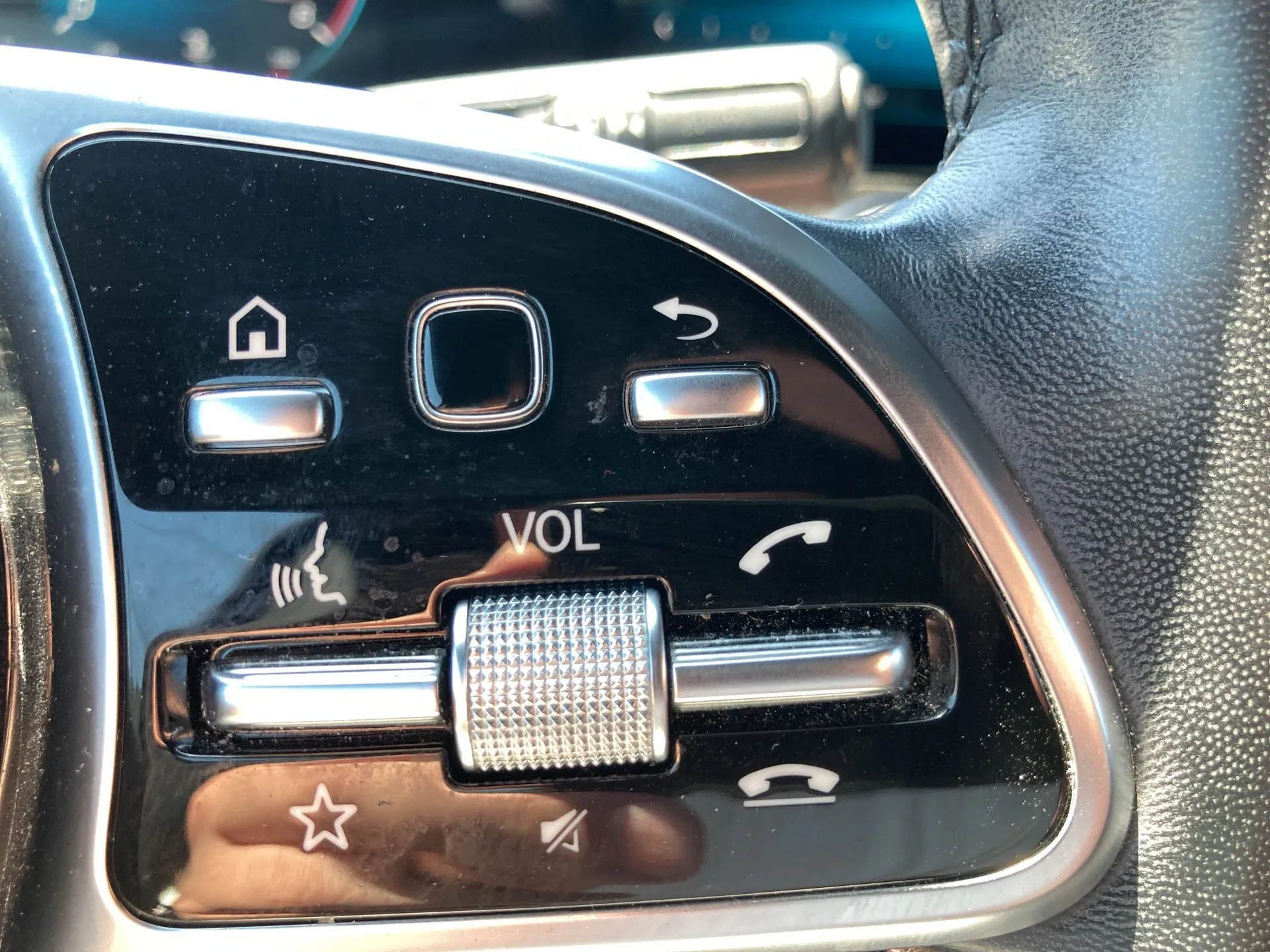 Mercedes-Benz GLA 200 d 4MATIC Aut. | Bild 13 von 25