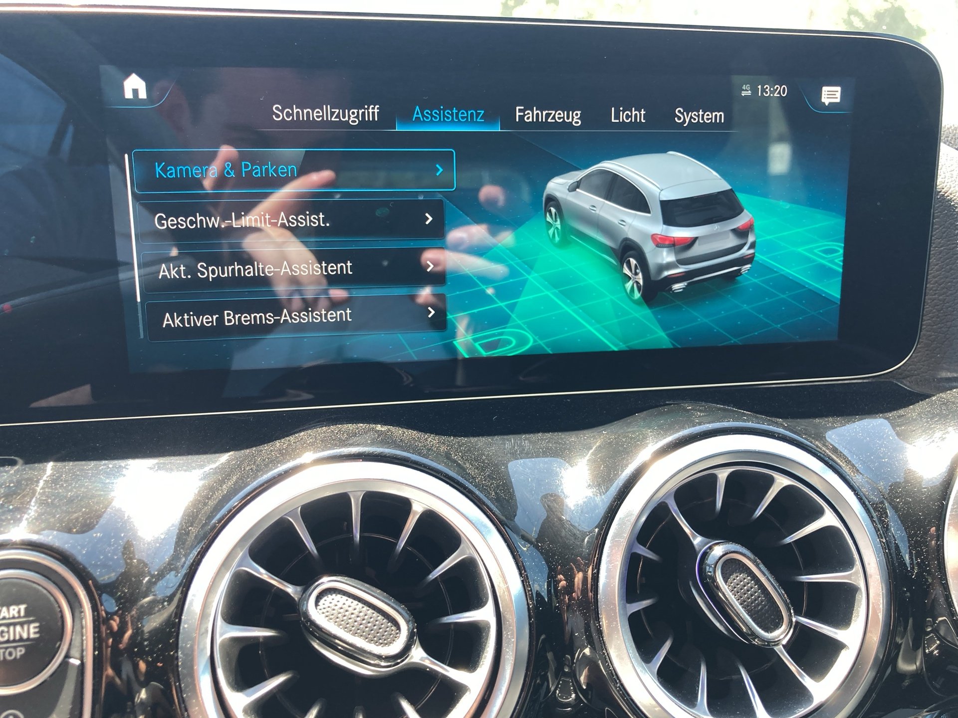 Mercedes-Benz GLA 200 d 4MATIC Aut. | Bild 17 von 25