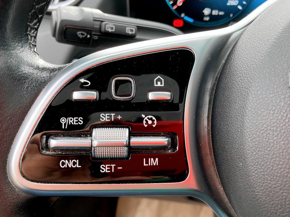 Mercedes-Benz GLA 180 Progressive | Bild 12 von 24