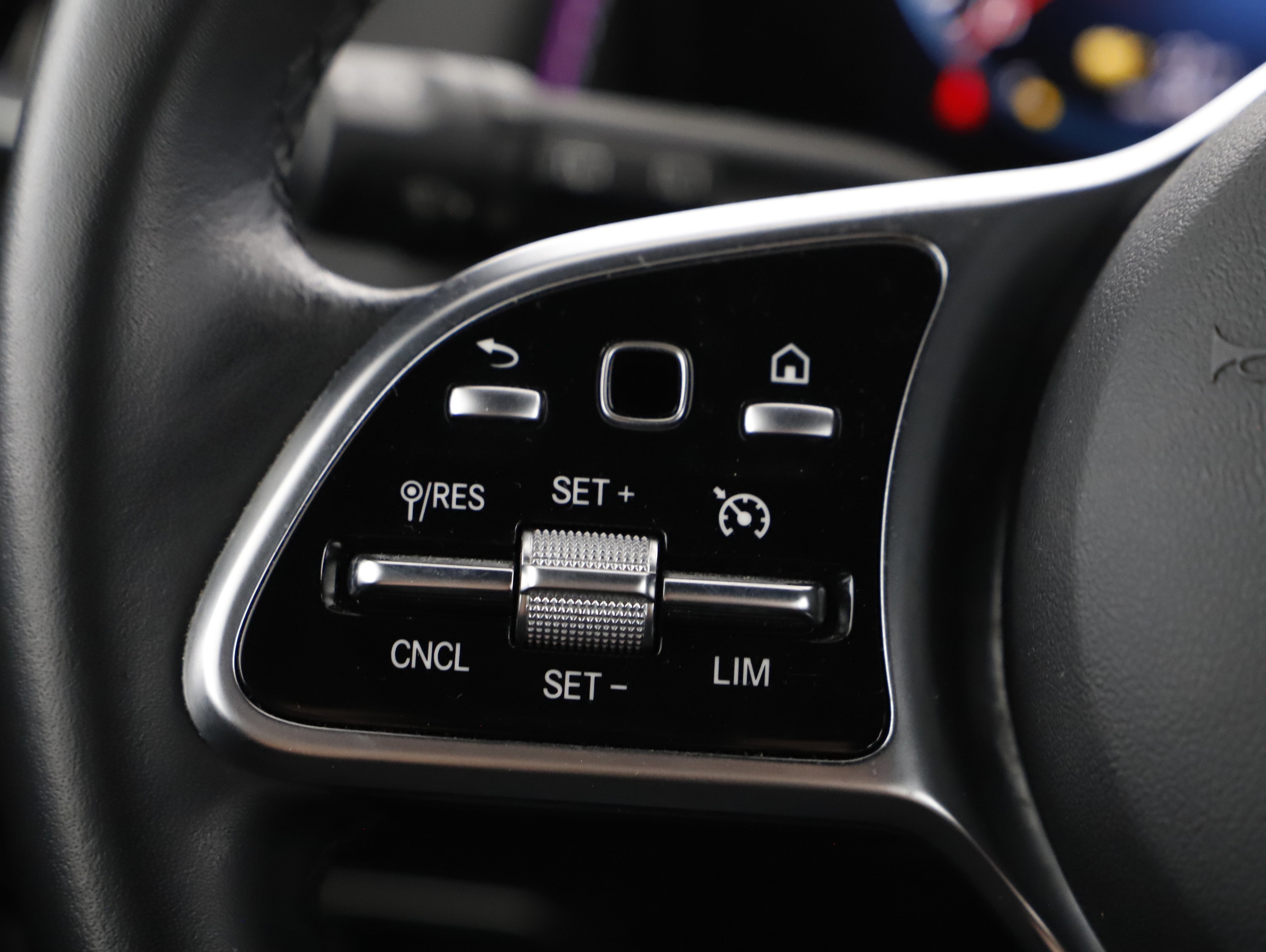 Mercedes-Benz EQB 250 66,5kWh Aut. | Bild 13 von 24
