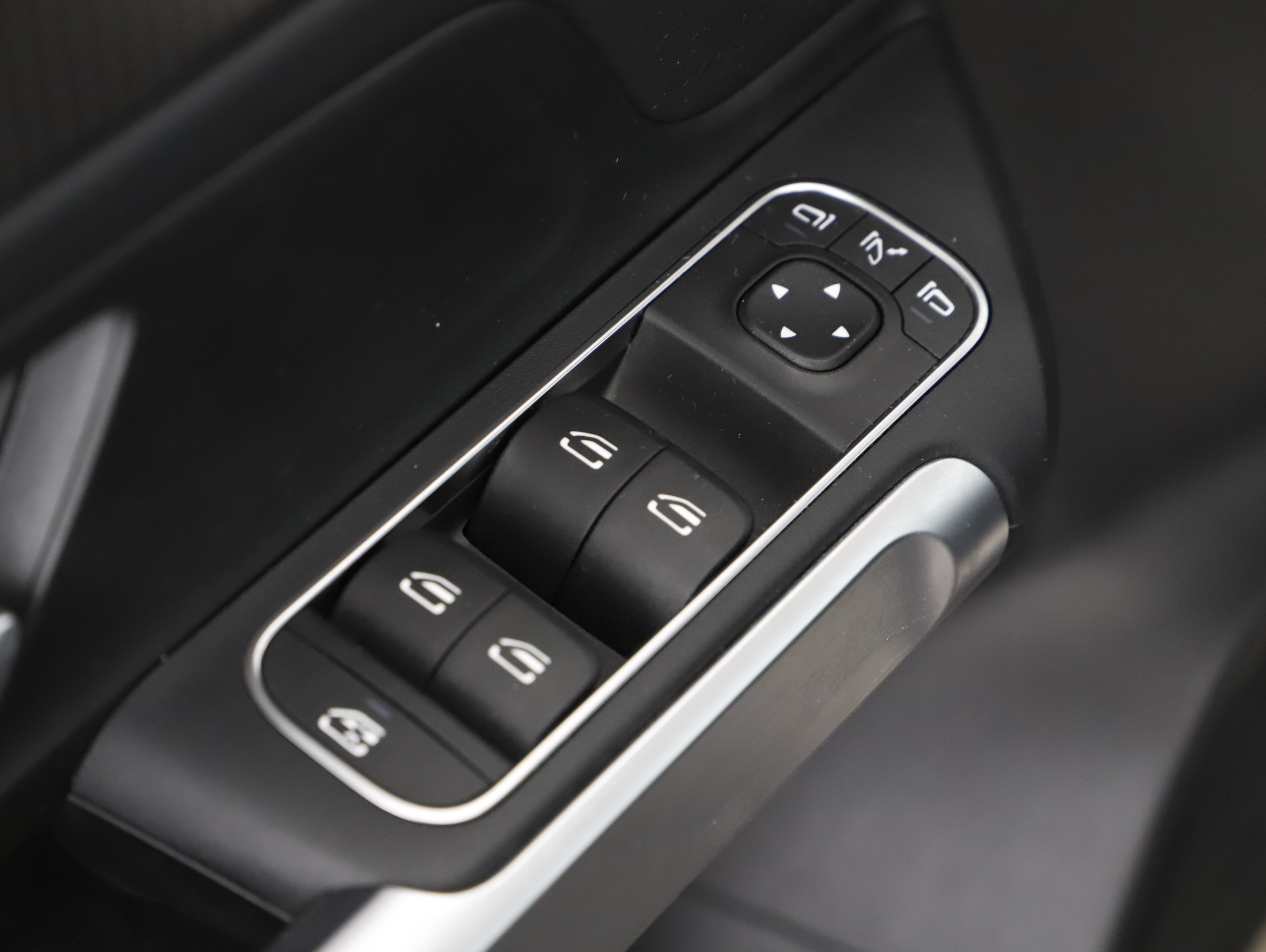 Mercedes-Benz EQB 250 66,5kWh Aut. | Bild 17 von 24