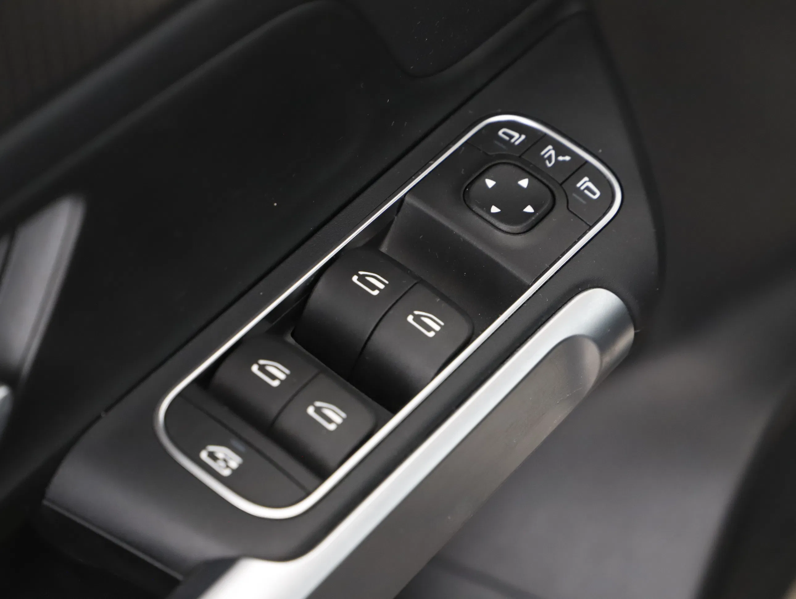 Mercedes-Benz EQB 250 66,5kWh Aut. | Bild 17 von 24