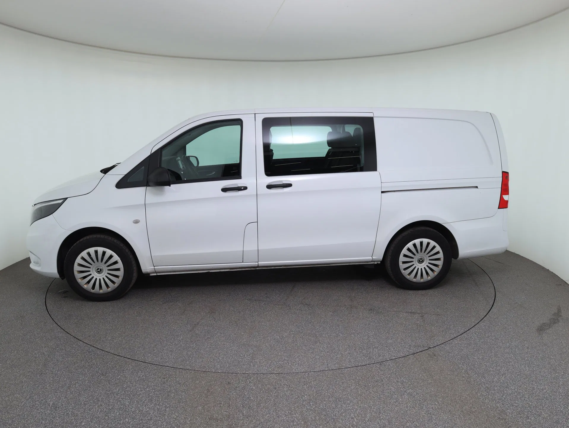 Mercedes-Benz Vito Tourer Worker 114 CDI lang | Bild 9 von 27