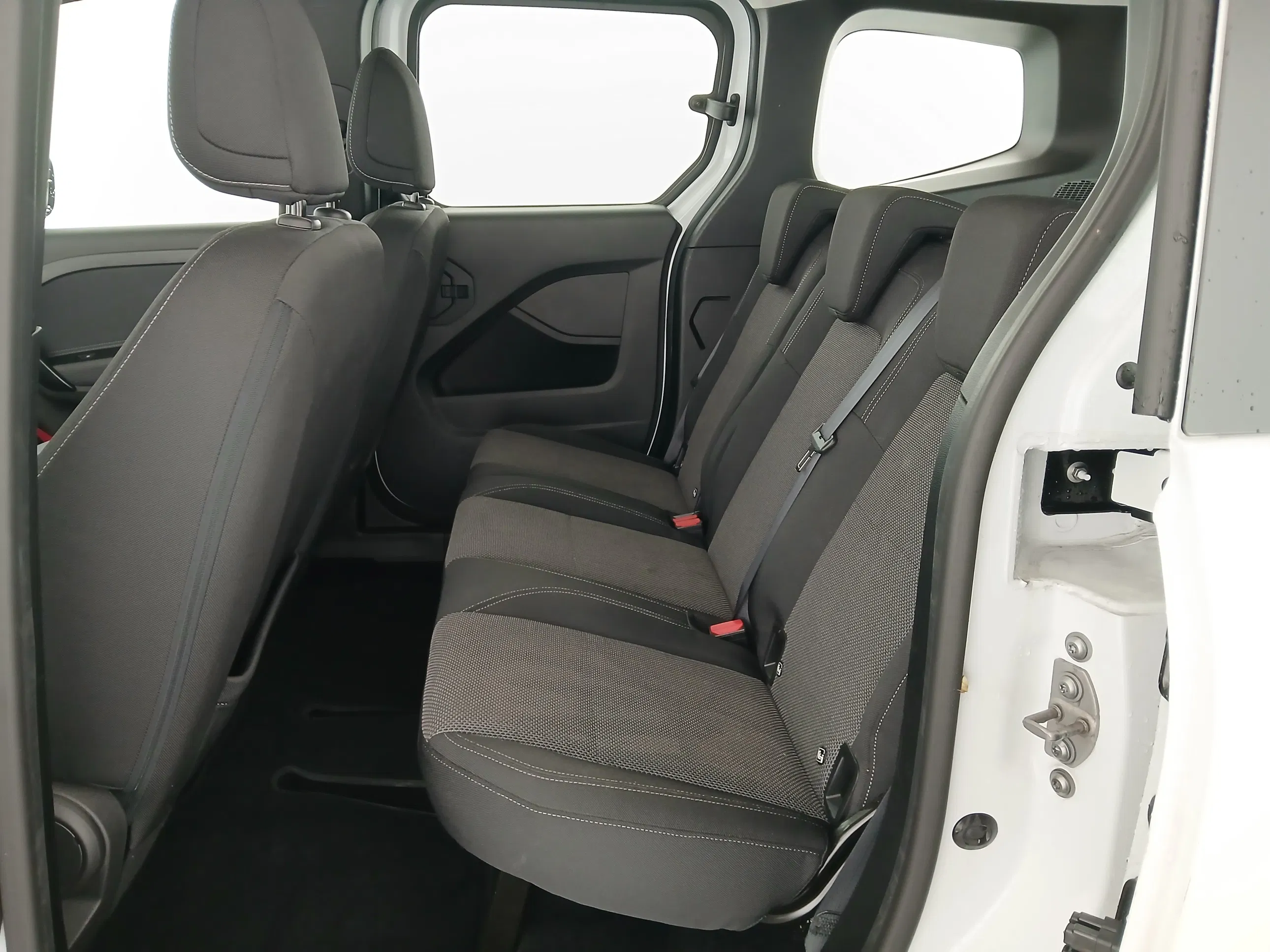 Mercedes-Benz T 180 Progressive Aut. | Bild 26 von 29