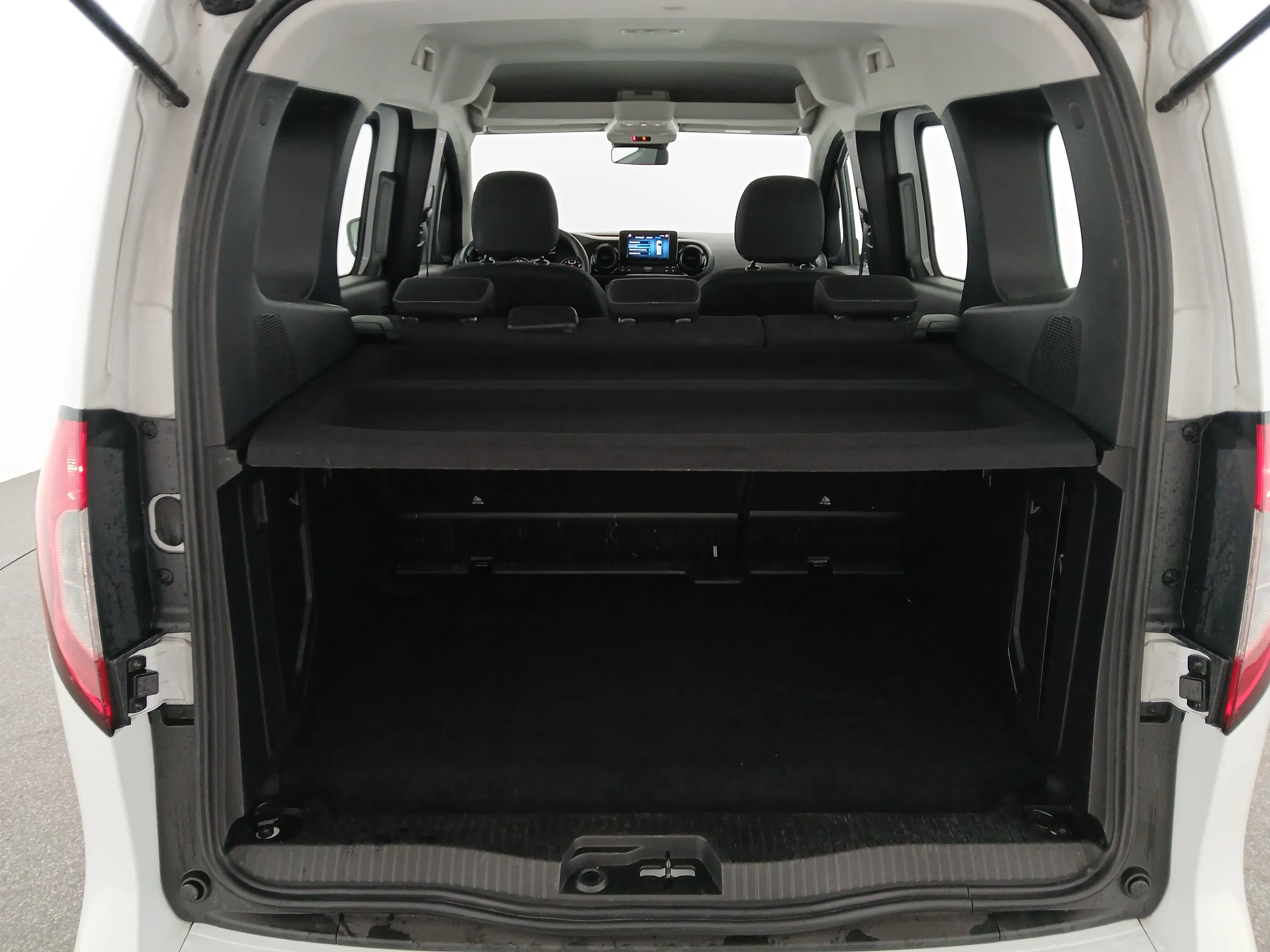 Mercedes-Benz T 180 Progressive Aut. | Bild 27 von 29