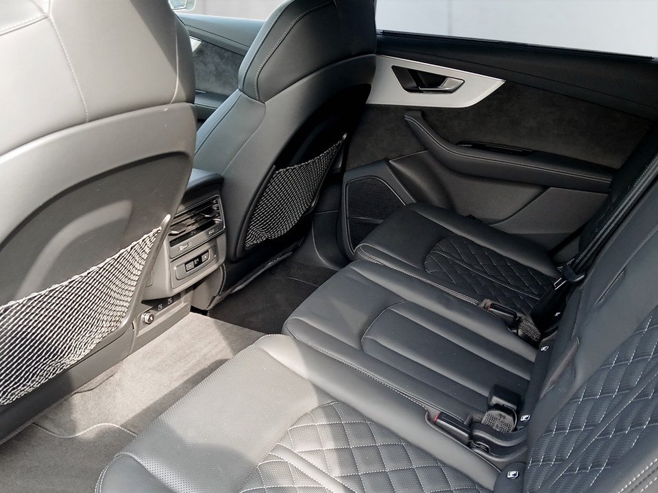 Audi Q7 60 3.0 TFSI e quattro S-Line | Bild 13 von 29